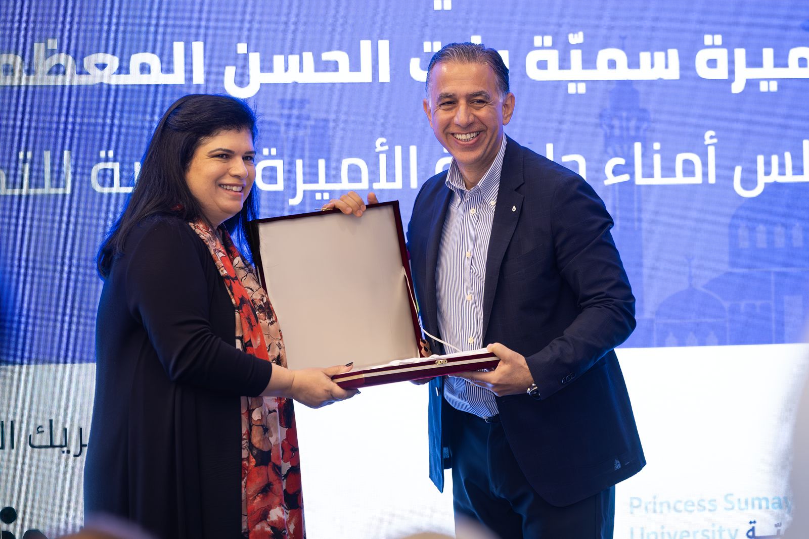 Madar Al-Saa Images 0.8612854536773101