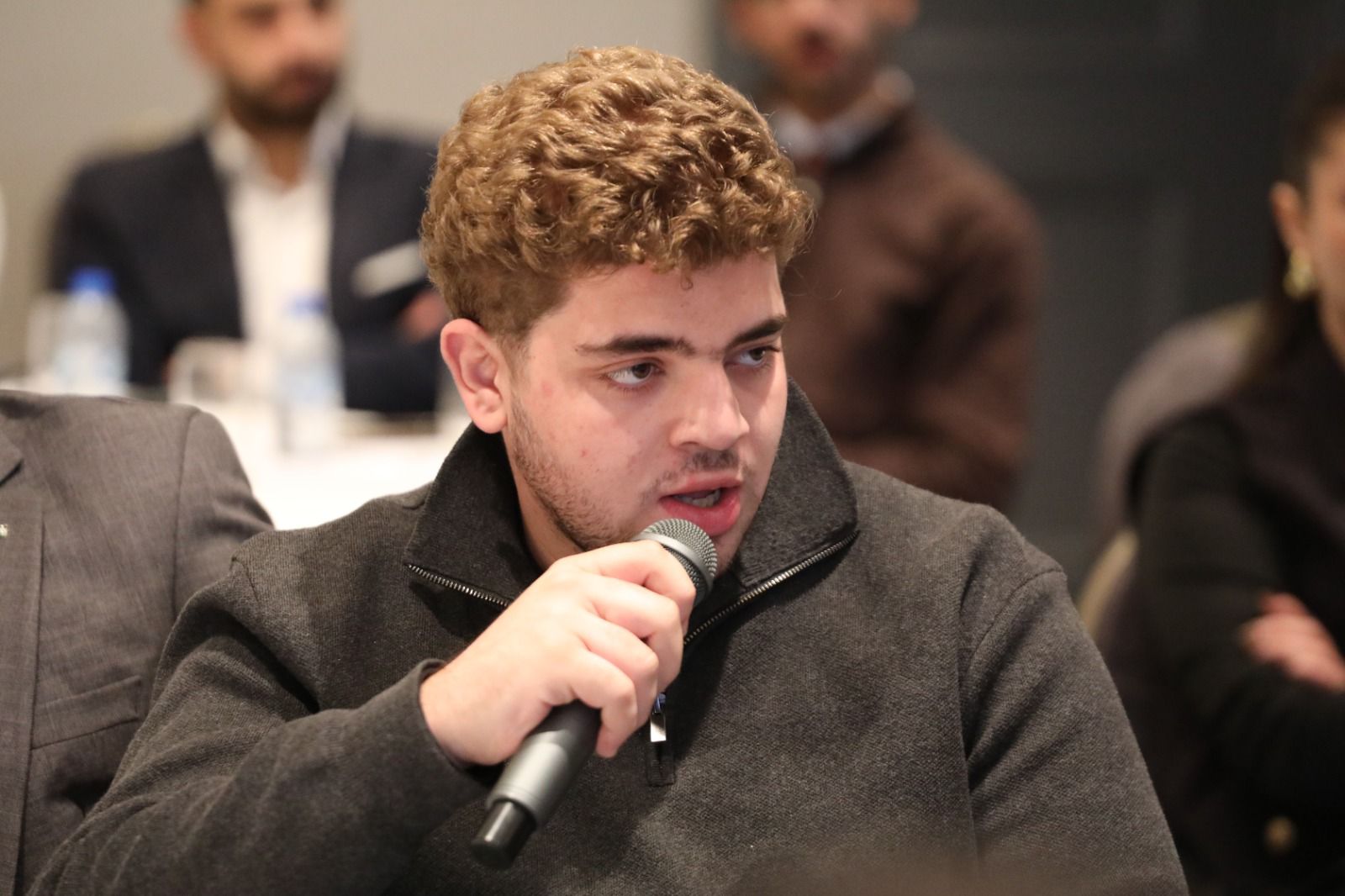 Madar Al-Saa Images 0.8197154551372245