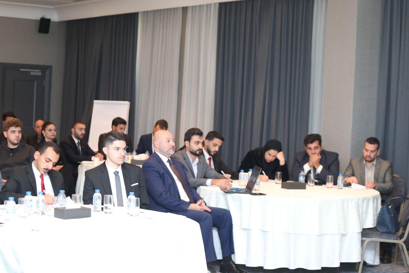 Madar Al-Saa Images 0.3689152688229218