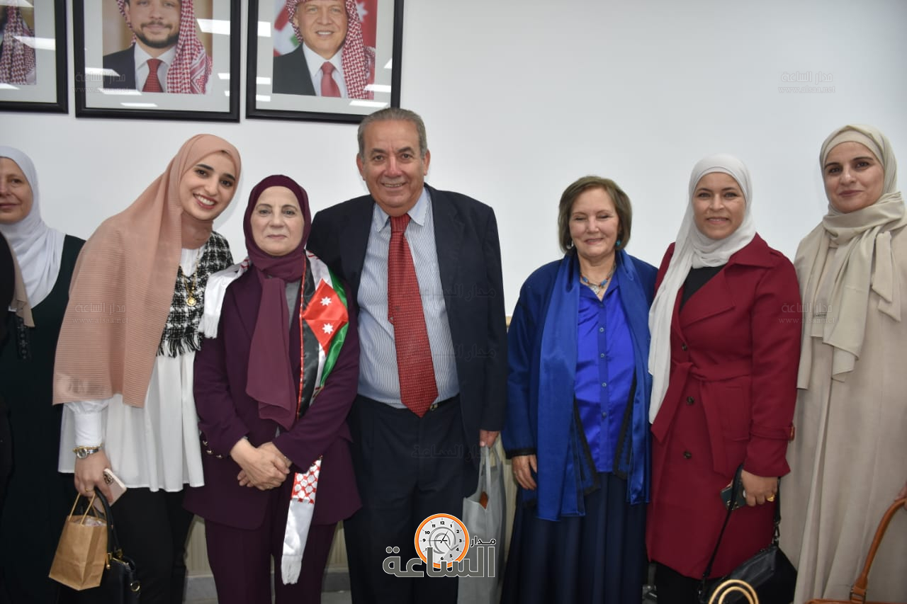 Madar Al-Saa Images 0.8549252264048789