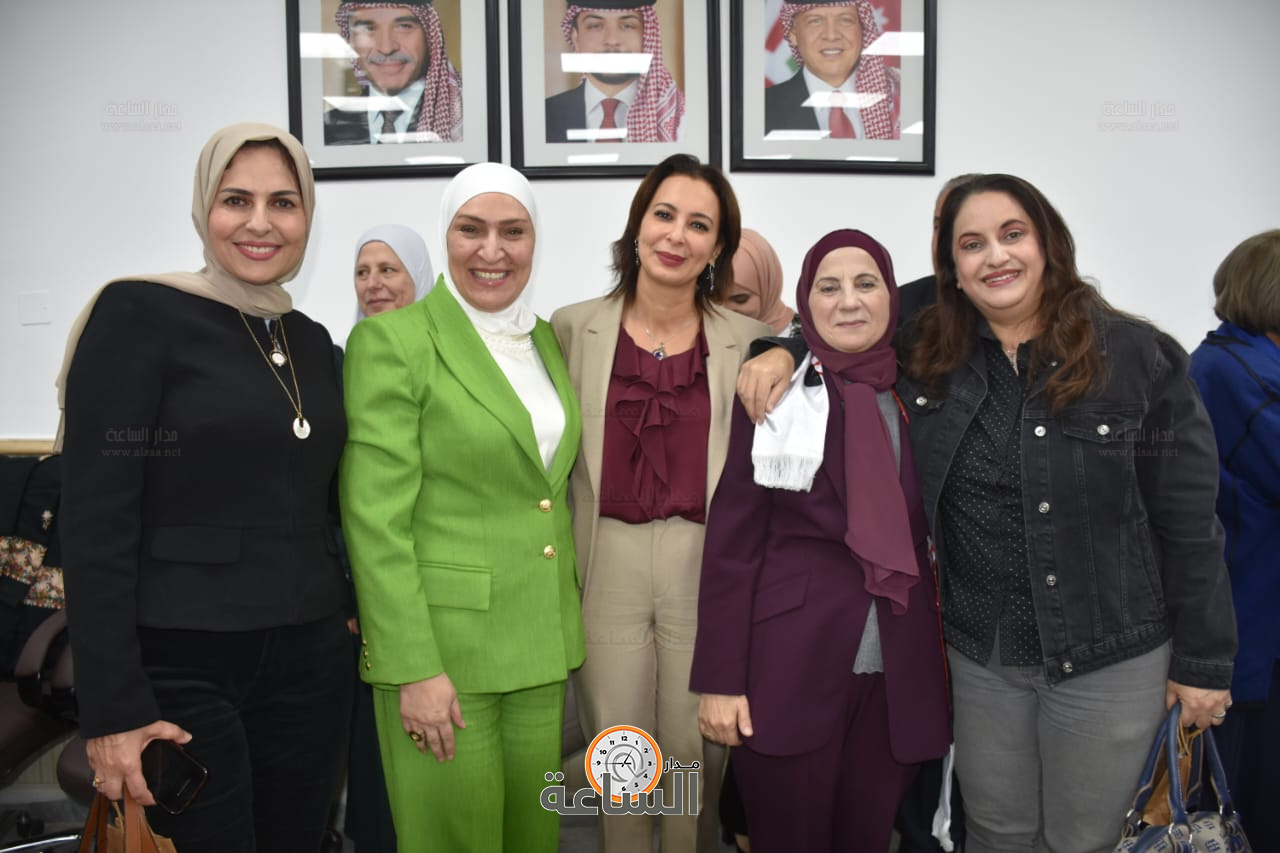 Madar Al-Saa Images 0.9754651962066