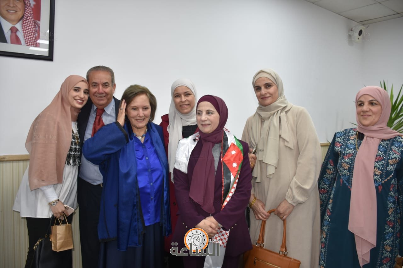 Madar Al-Saa Images 0.799696448408664