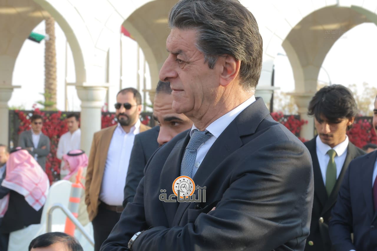 Madar Al-Saa Images 0.5048757765801556