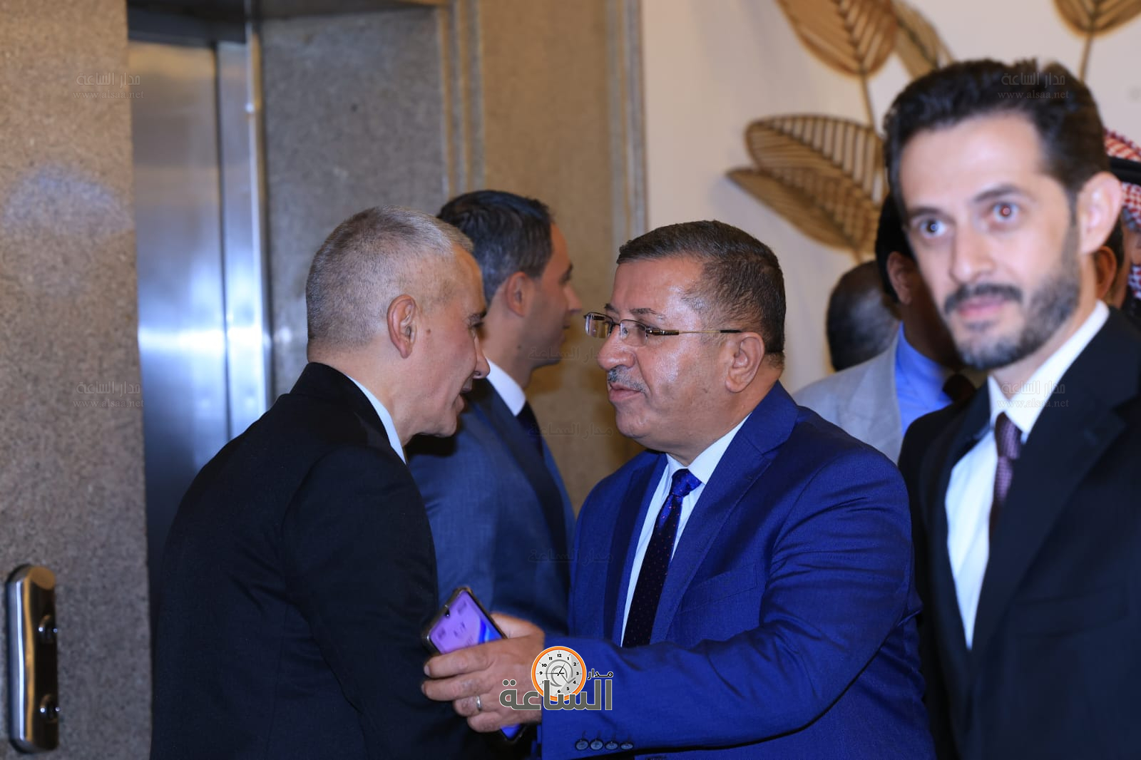 Madar Al-Saa Images 0.1432573513004034