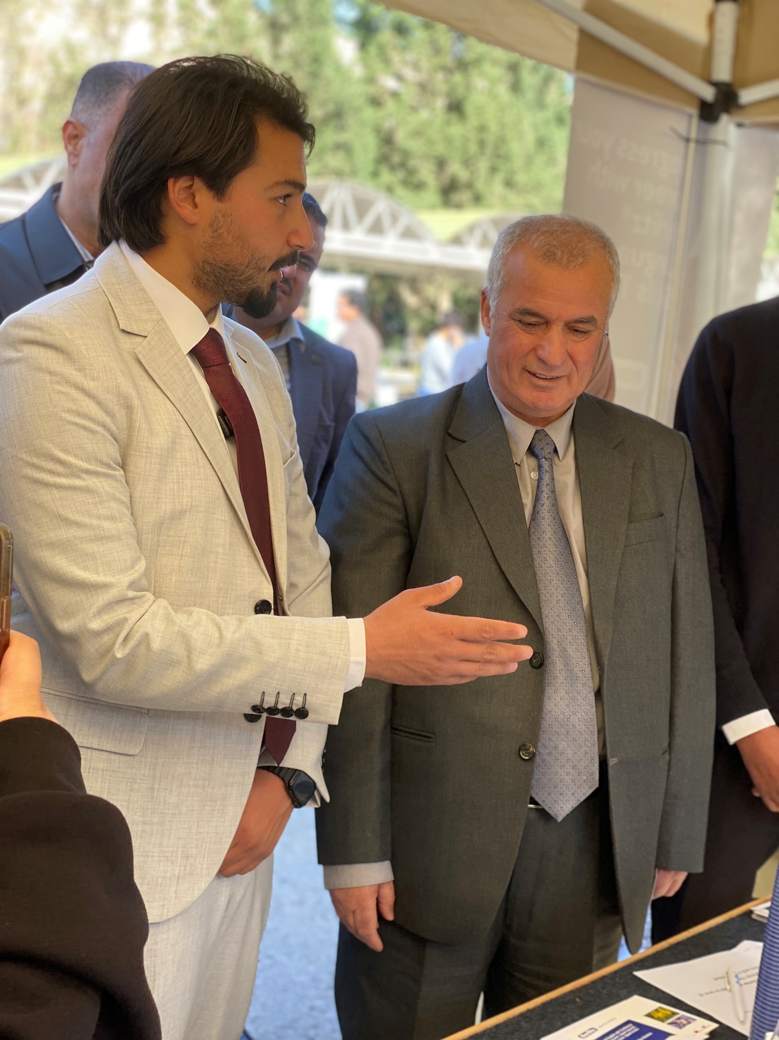 Madar Al-Saa Images 0.9129985904650503