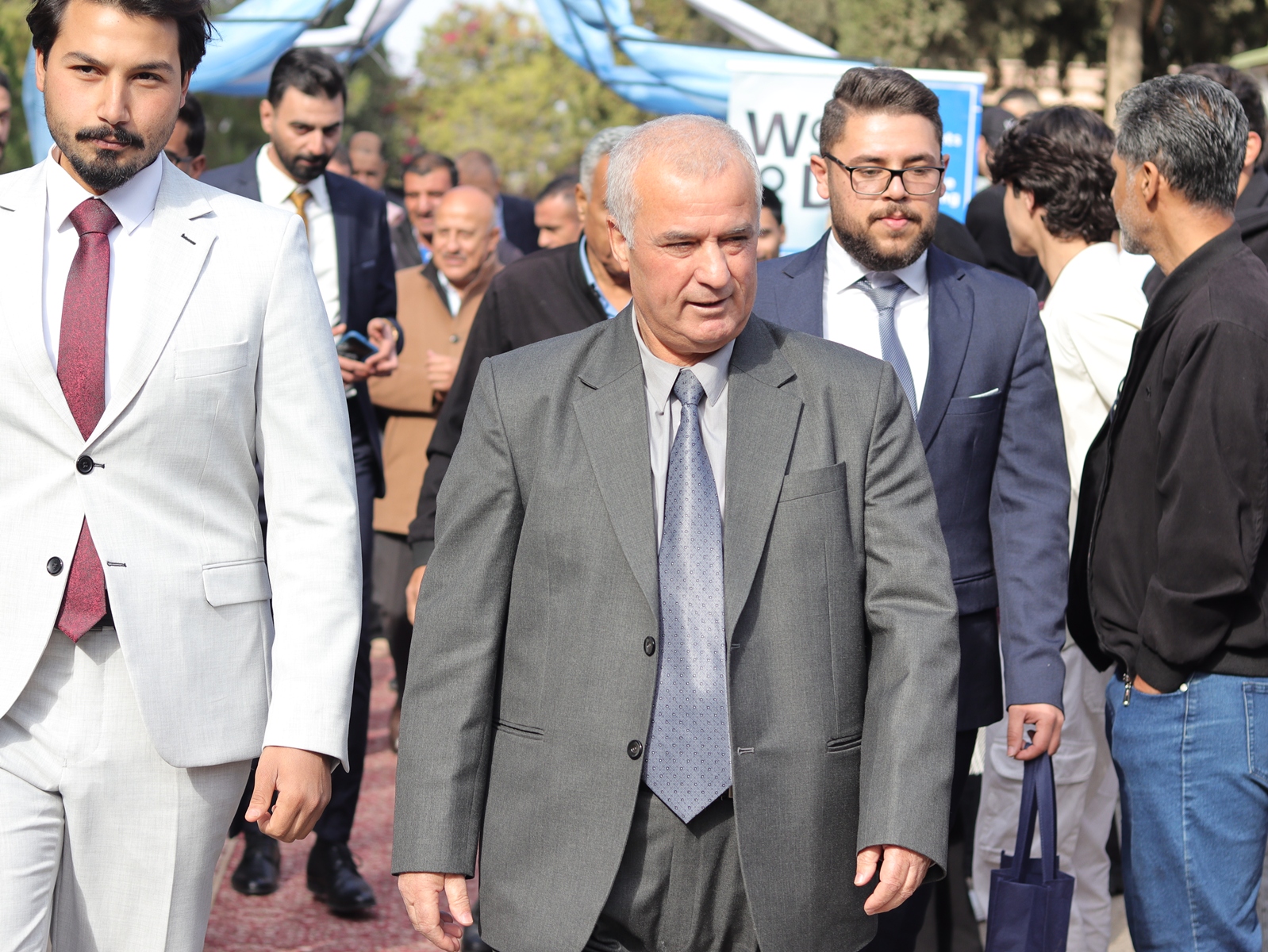 Madar Al-Saa Images 0.581746734632919