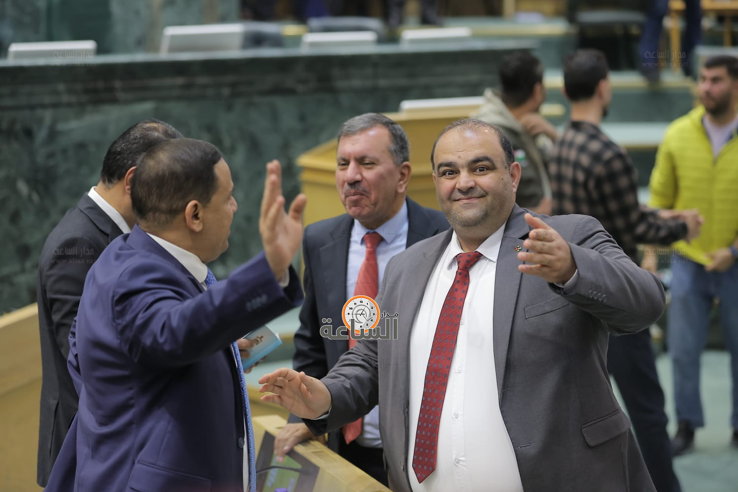 Madar Al-Saa Images 0.8648179171144862