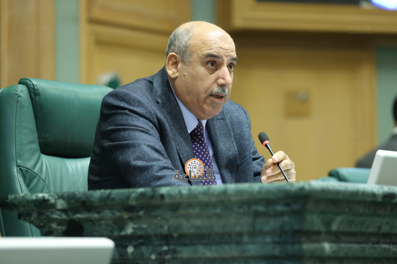 Madar Al-Saa Images 0.4997997981386887