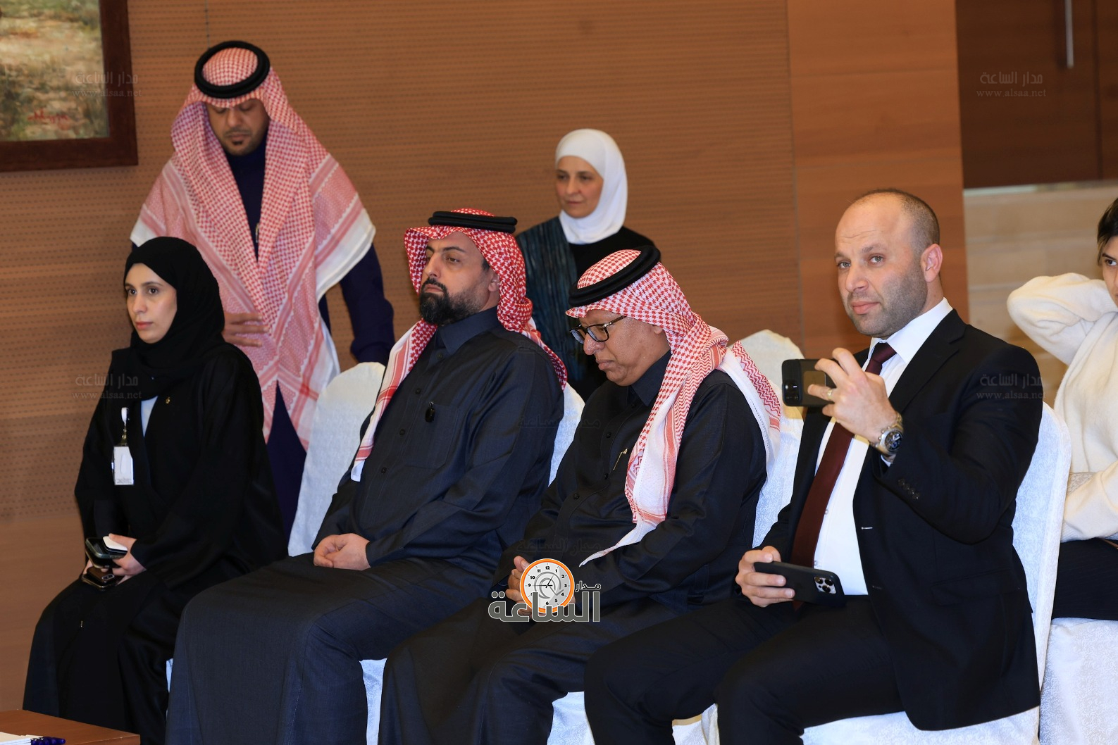 Madar Al-Saa Images 0.0018692382235752092