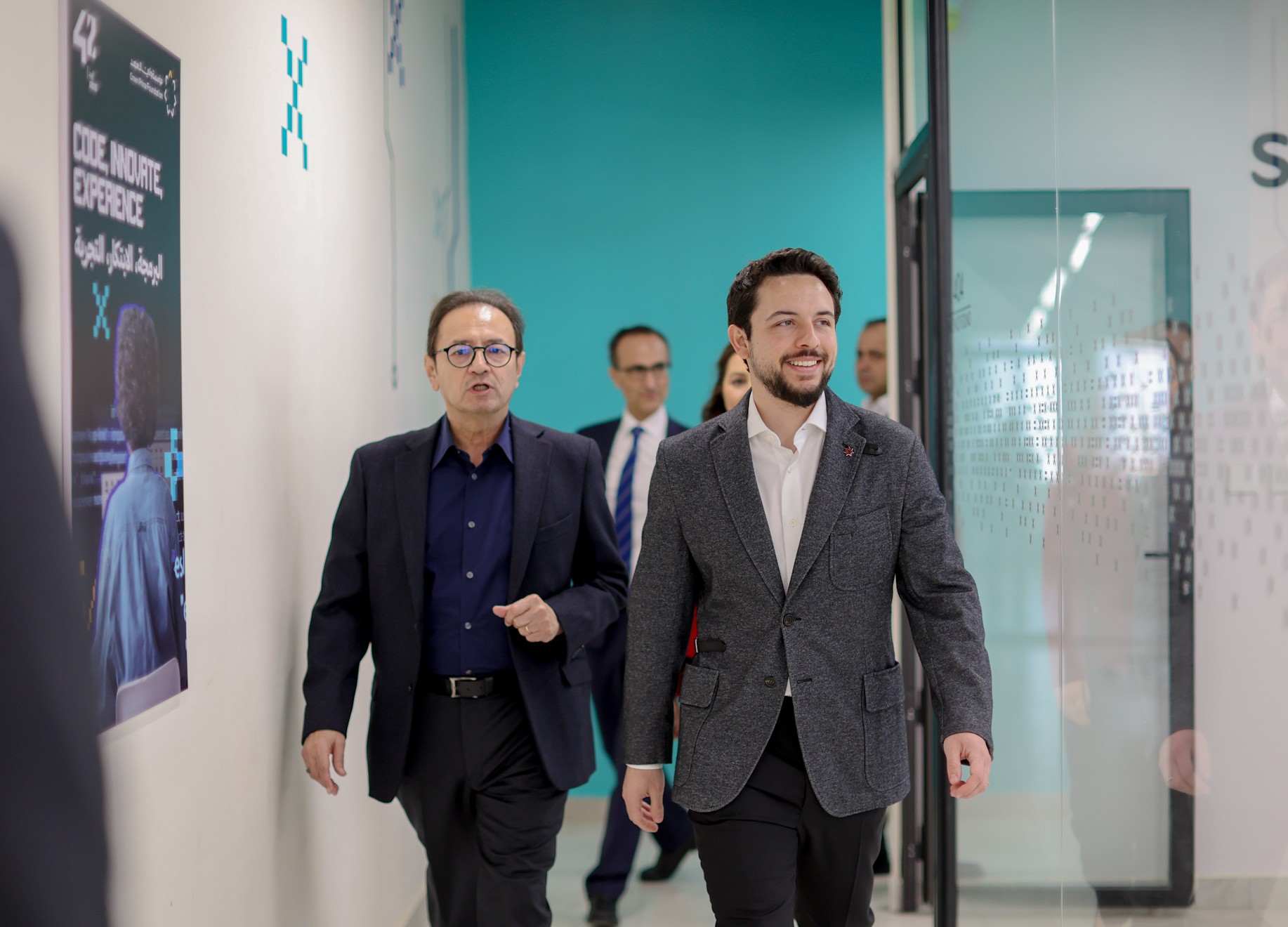 Madar Al-Saa Images 0.6361230114116877