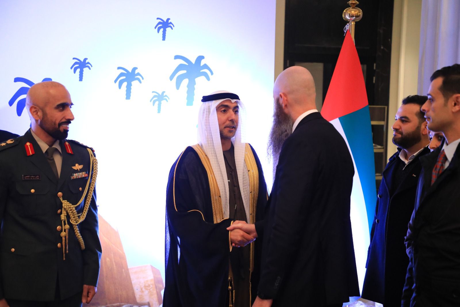 Madar Al-Saa Images 0.9768085191809234