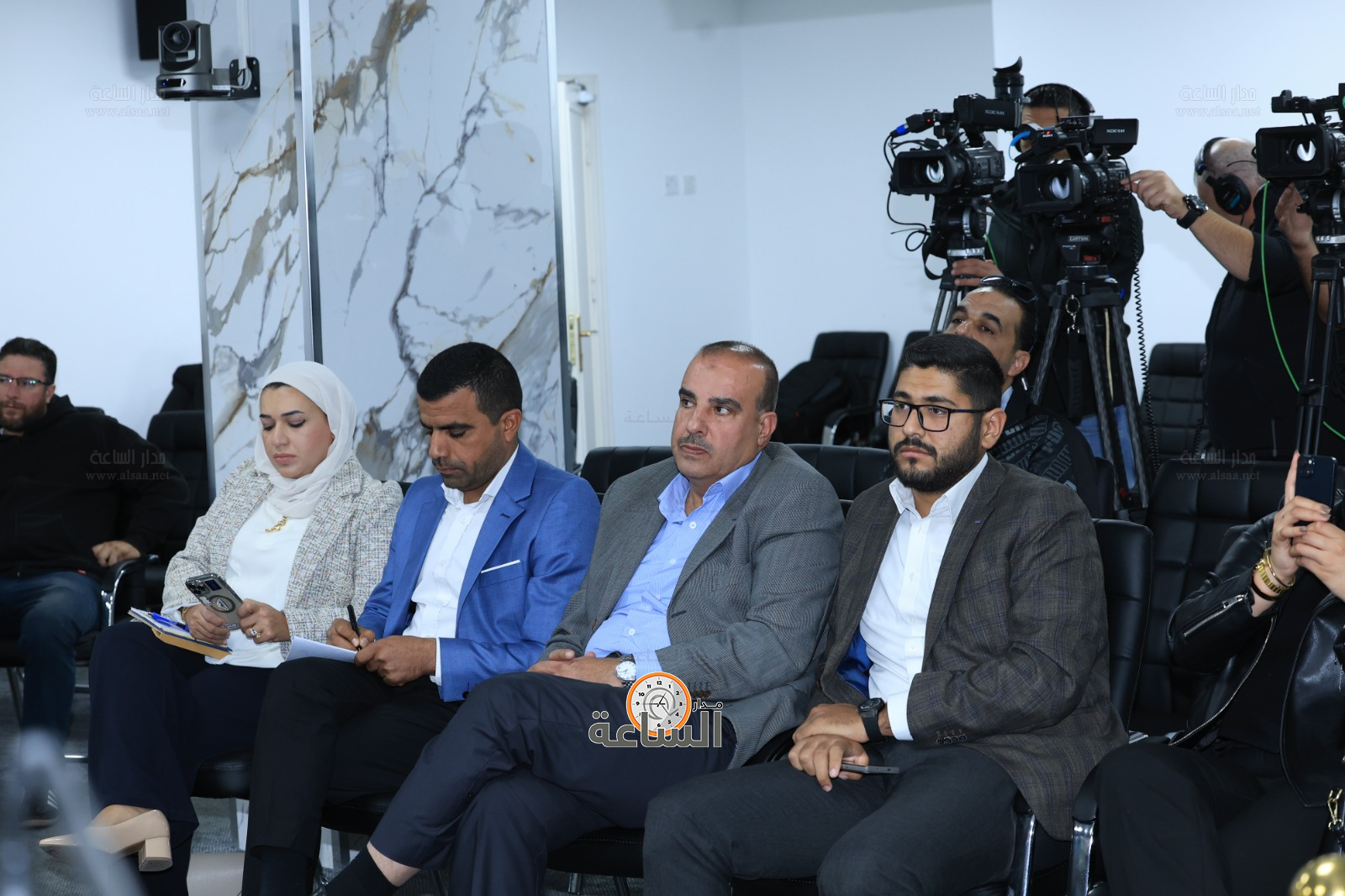 Madar Al-Saa Images 0.18351460738382397