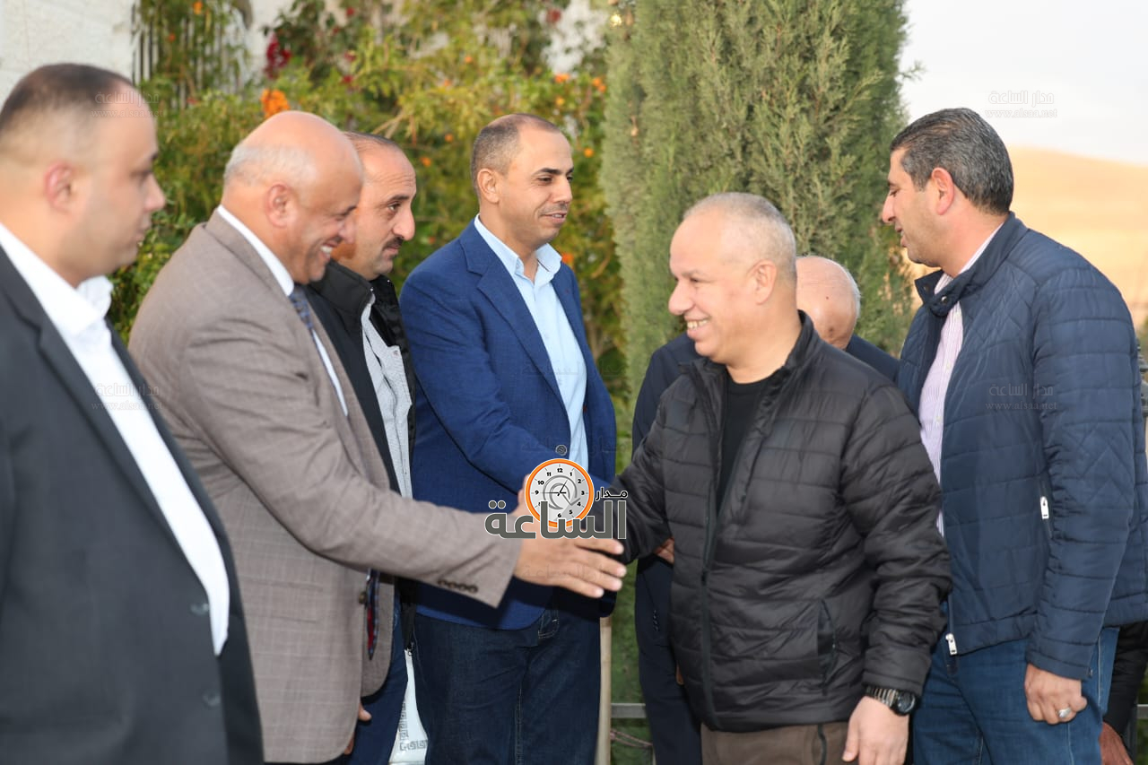 Madar Al-Saa Images 0.2445656346194568