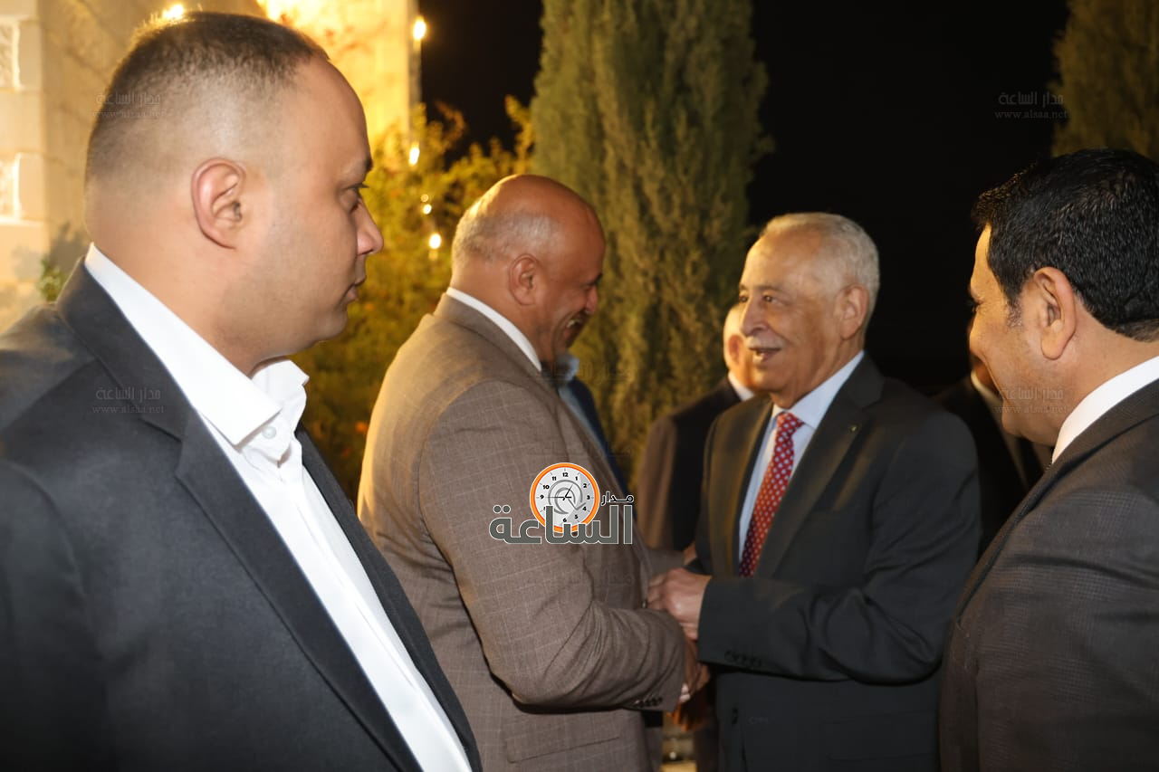 Madar Al-Saa Images 0.3504589070137638