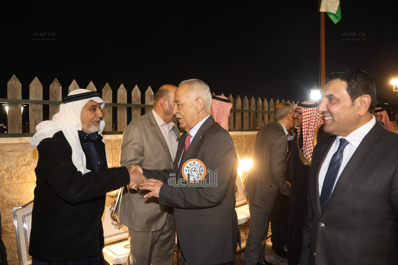 Madar Al-Saa Images 0.004114734325207259