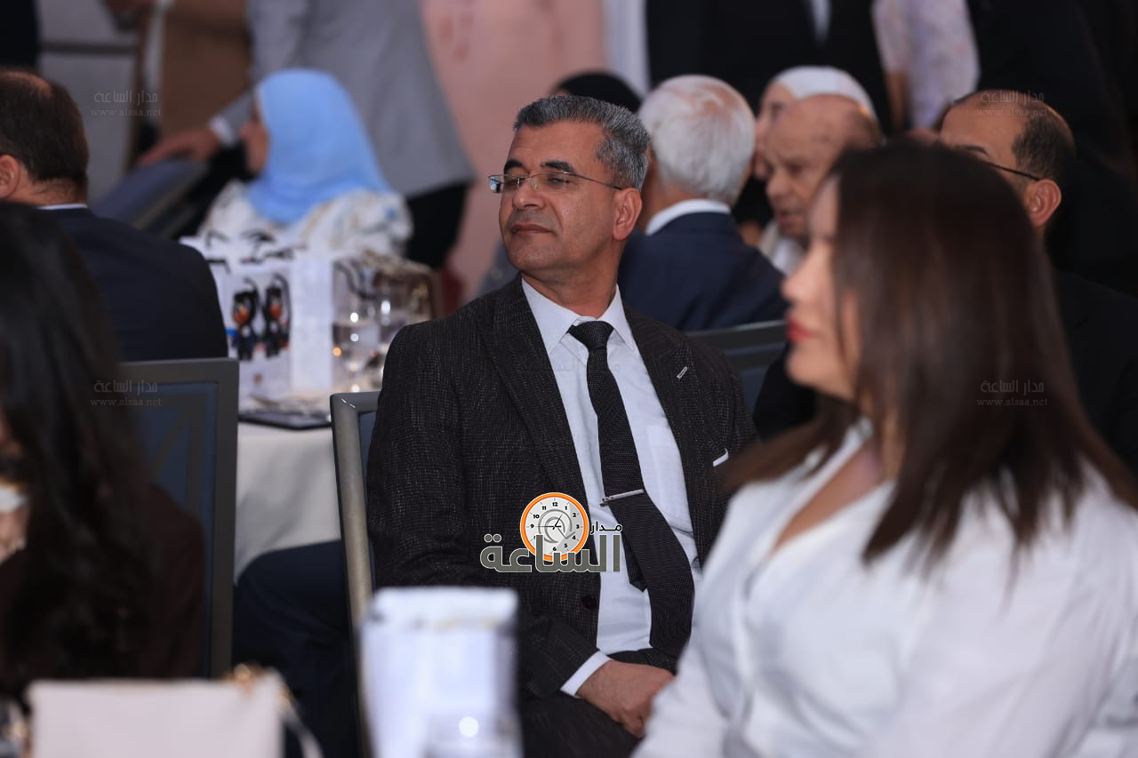 Madar Al-Saa Images 0.7864392904008126