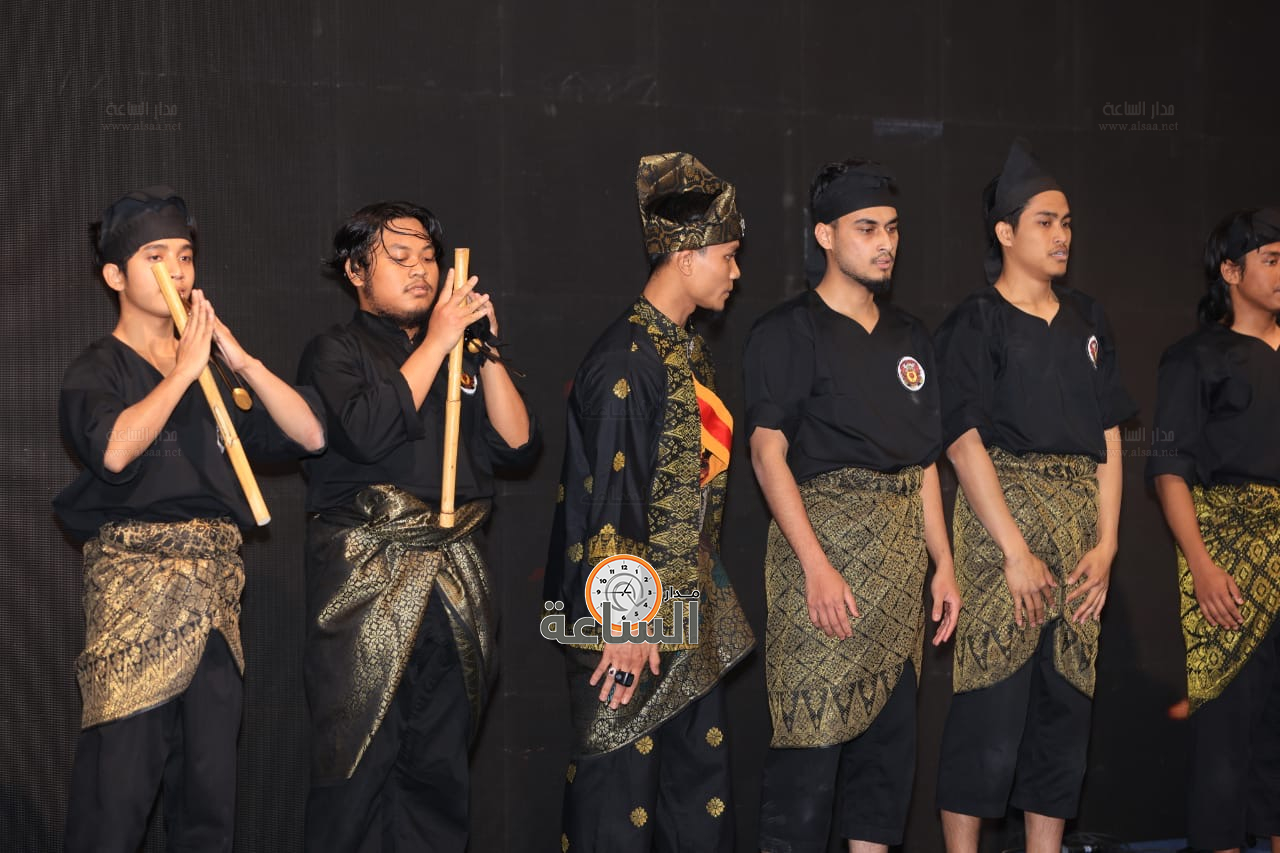 Madar Al-Saa Images 0.7488159721075637