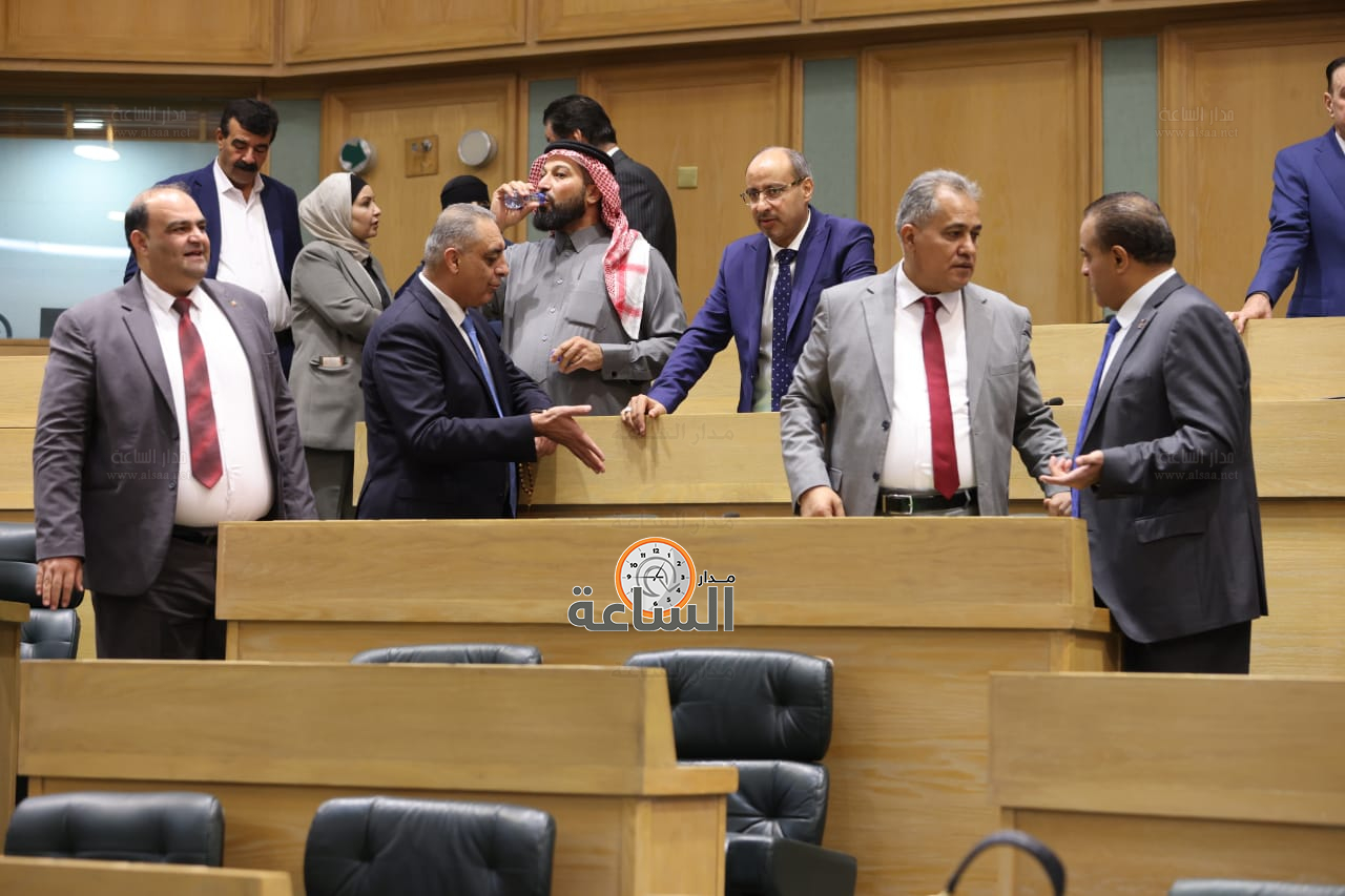 Madar Al-Saa Images 0.858054329279005