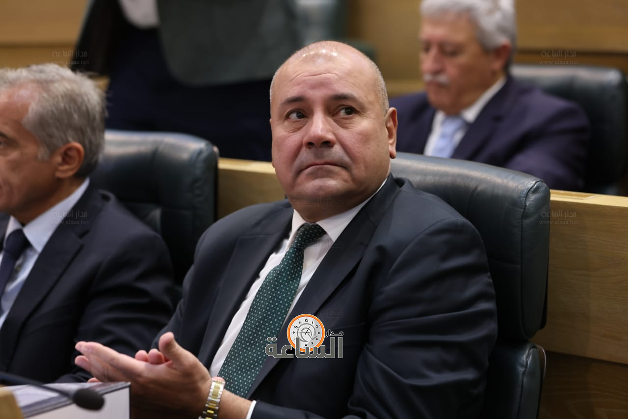 Madar Al-Saa Images 0.517826457446464