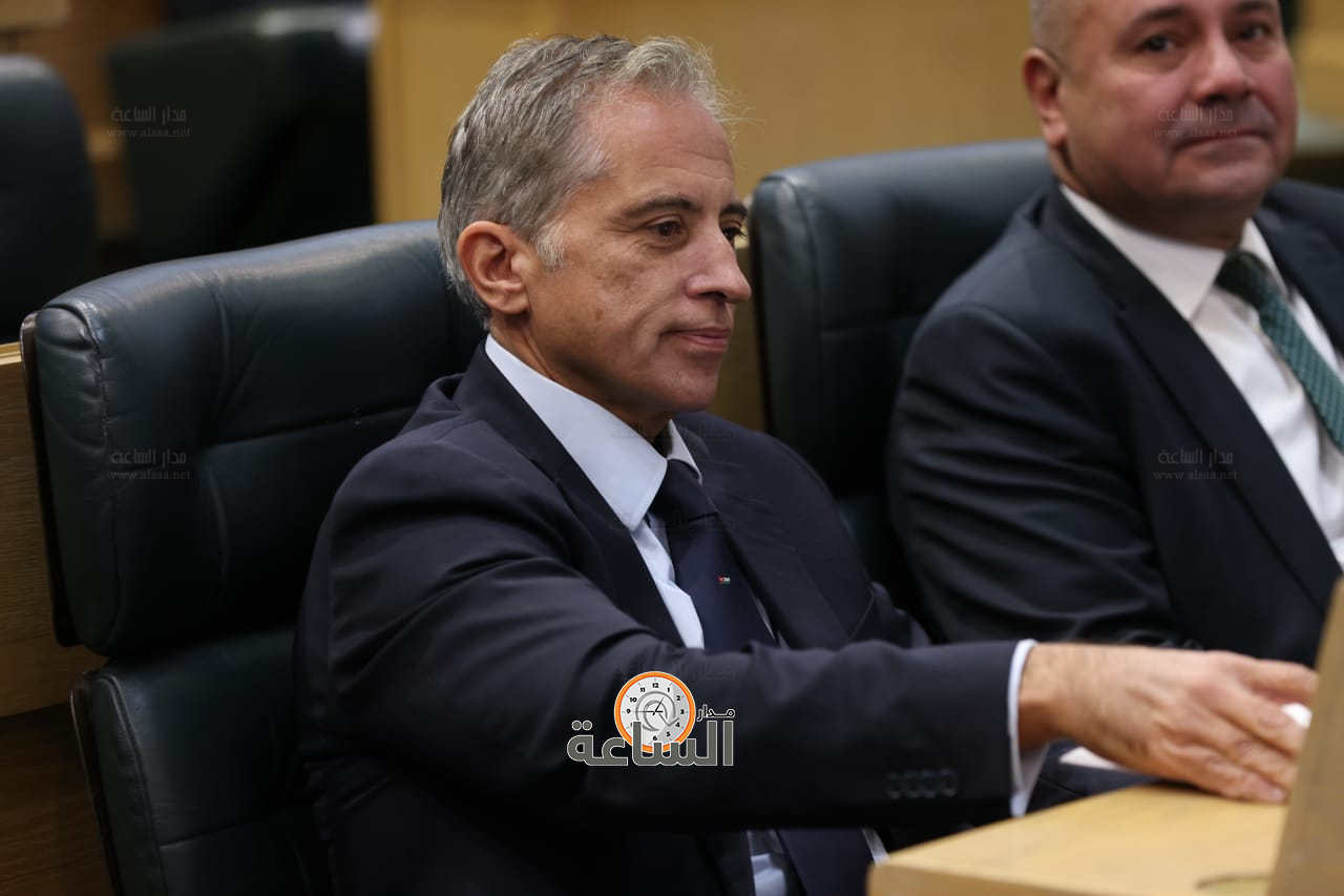 Madar Al-Saa Images 0.482145593187182