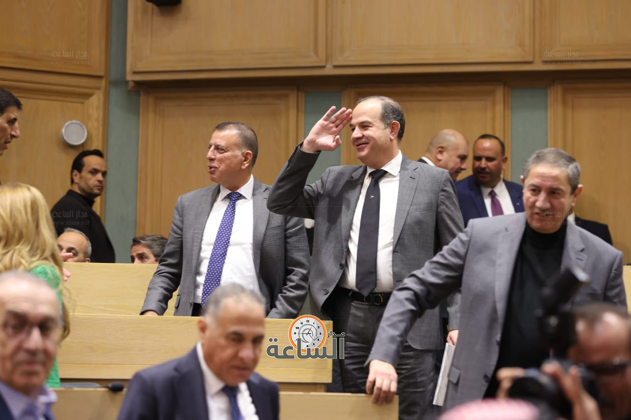 Madar Al-Saa Images 0.632410590427632