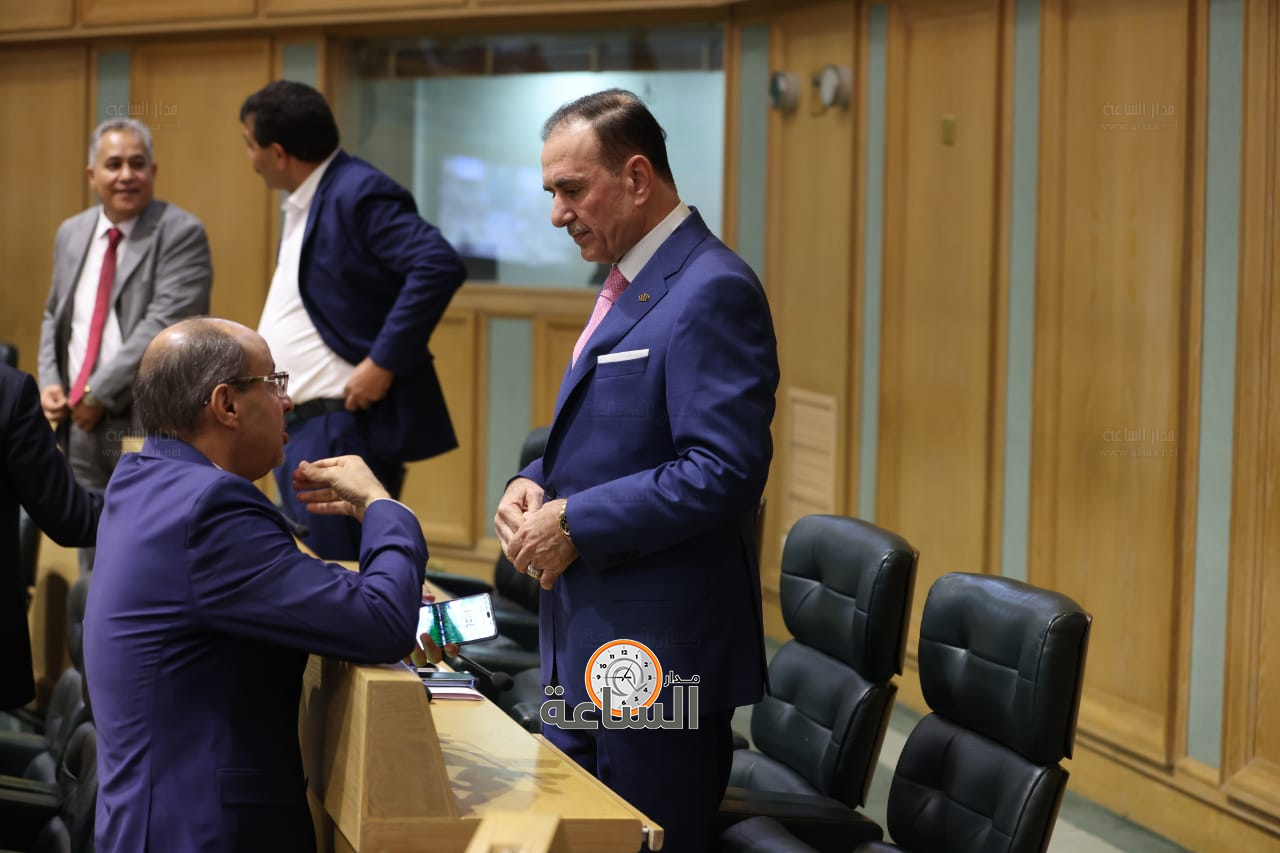 Madar Al-Saa Images 0.33348648663389235