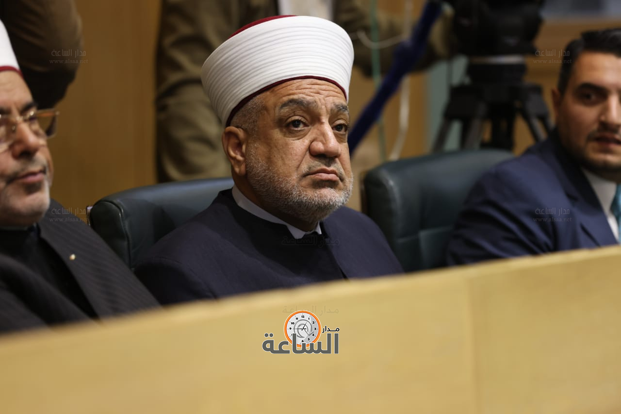 Madar Al-Saa Images 0.87134756668411