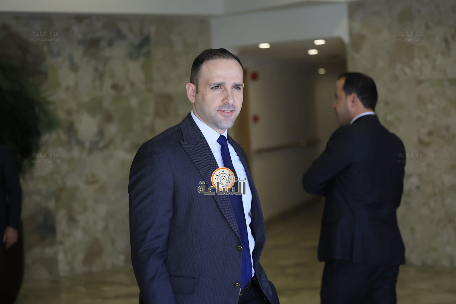 Madar Al-Saa Images 0.4083725049337421