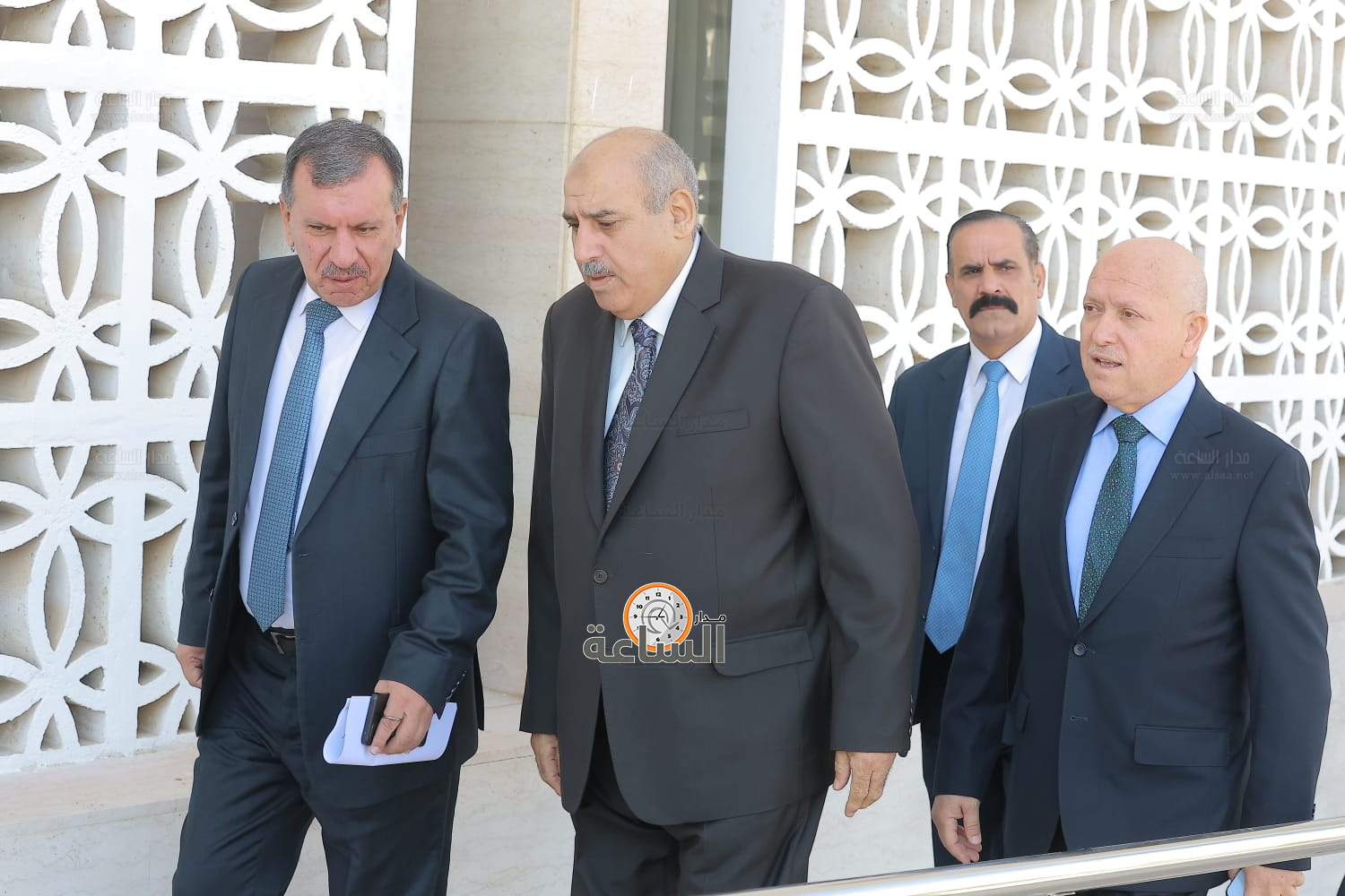 Madar Al-Saa Images 0.15526663736200919