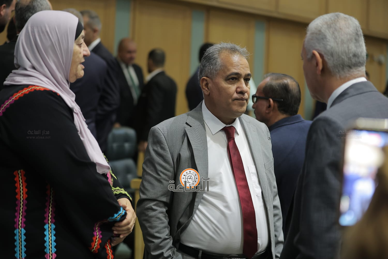 Madar Al-Saa Images 0.31674503671903564