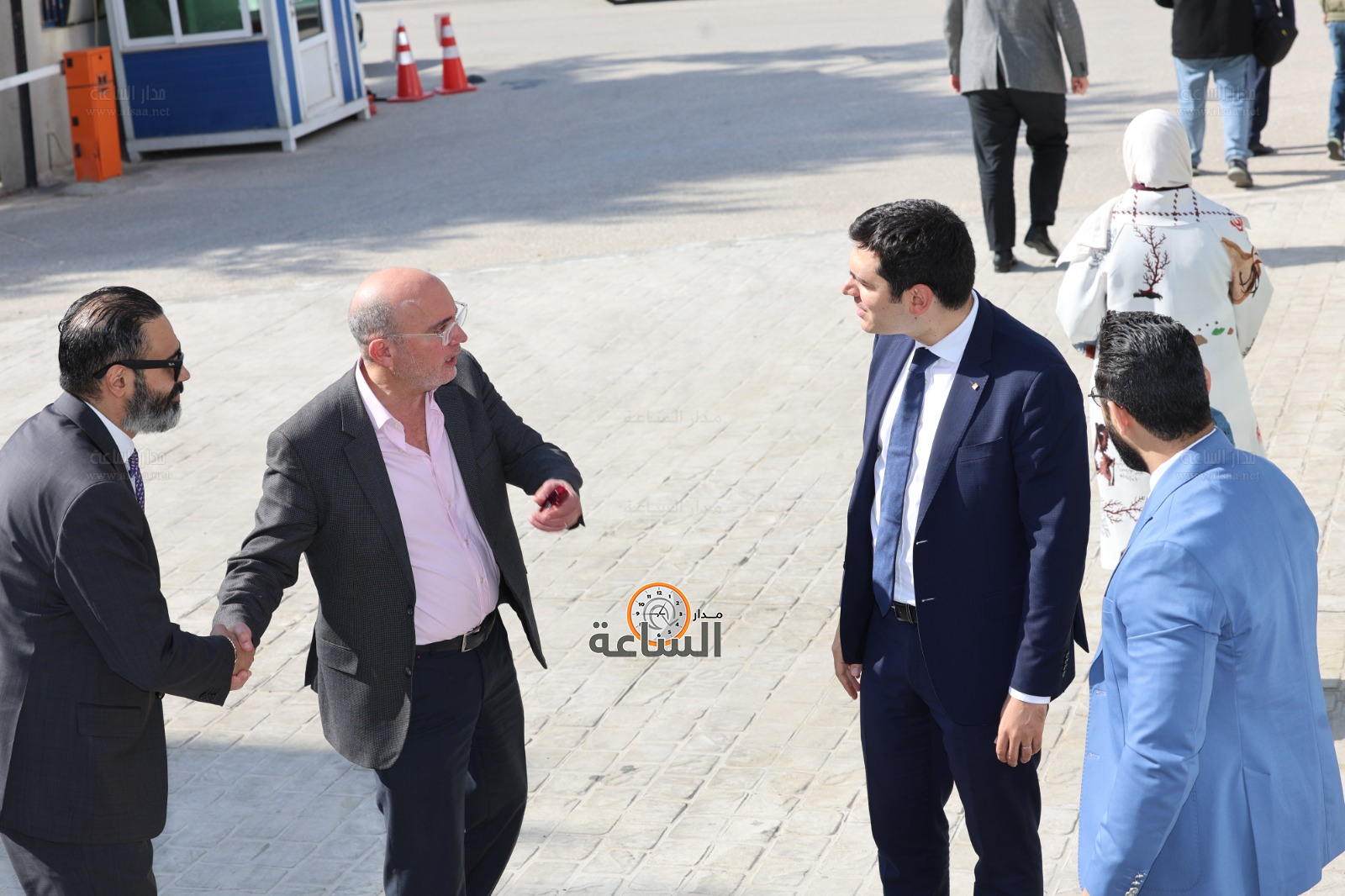 Madar Al-Saa Images 0.8806358796176852