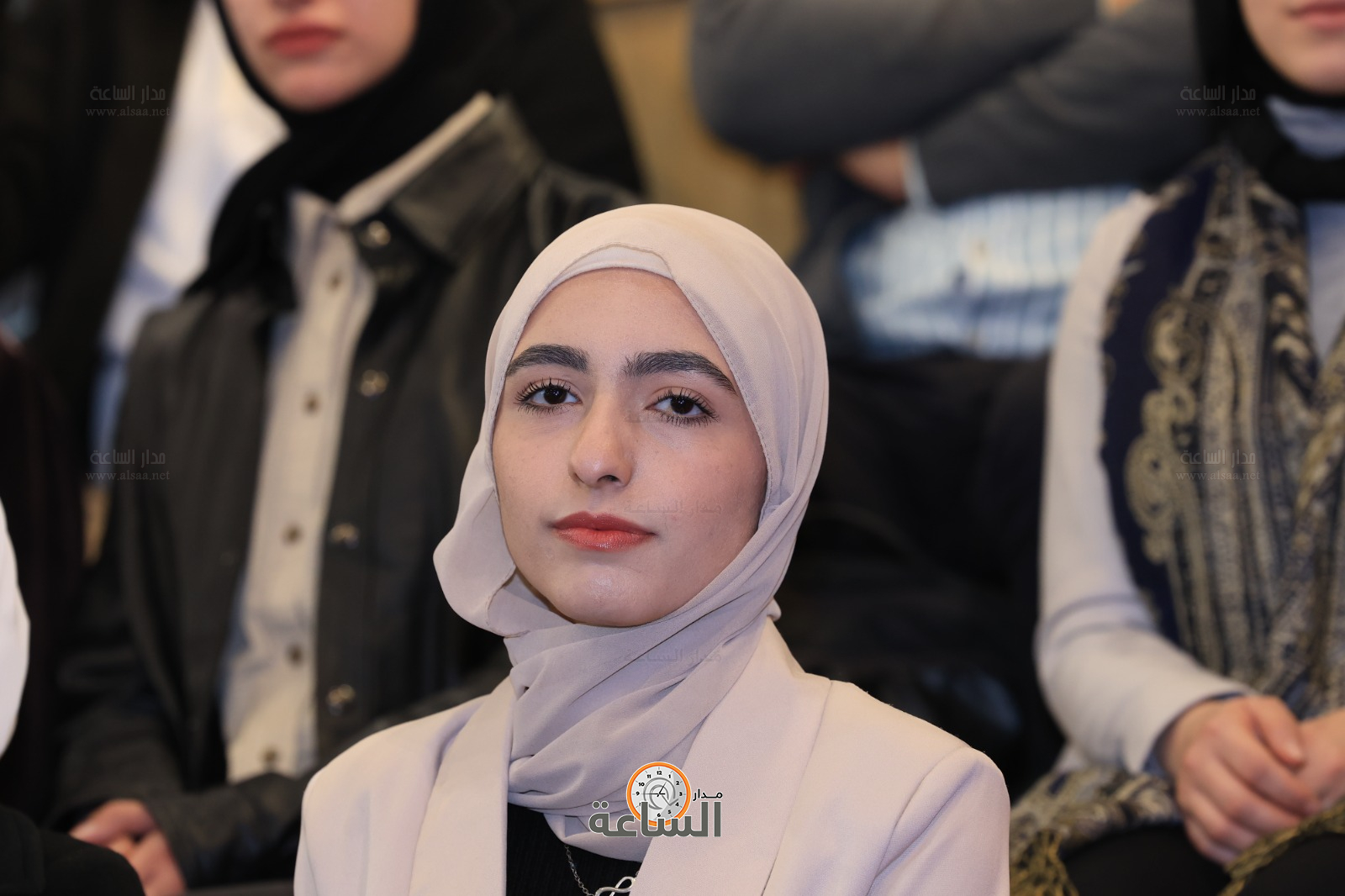 Madar Al-Saa Images 0.6554355578314345