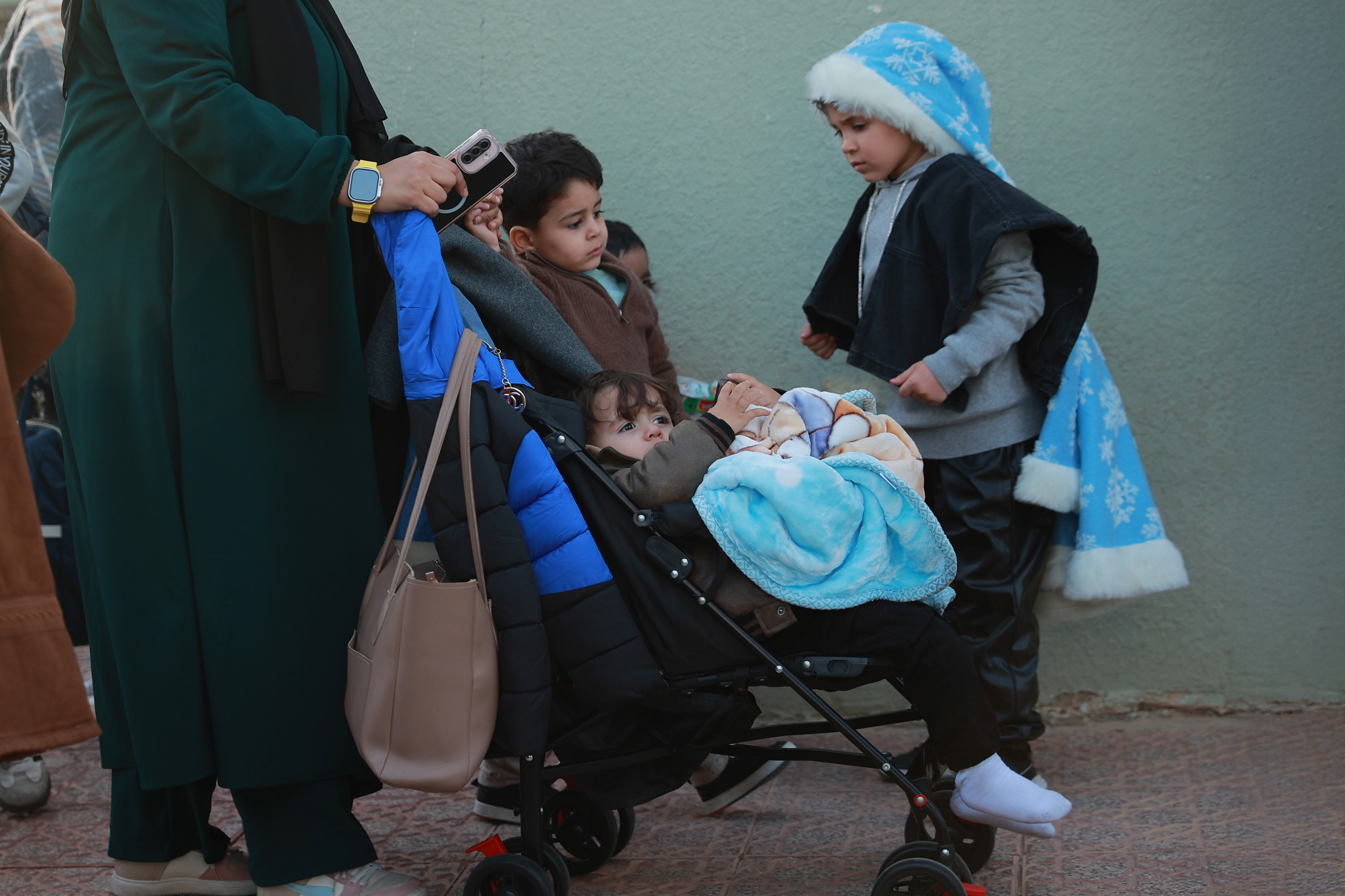 Madar Al-Saa Images 0.6877535409804639