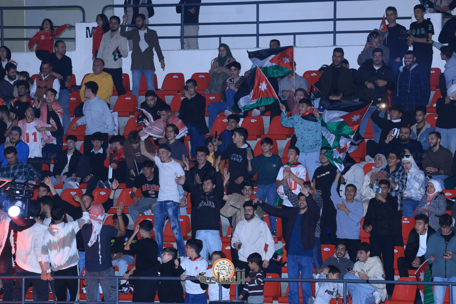 Madar Al-Saa Images 0.9798703442264736