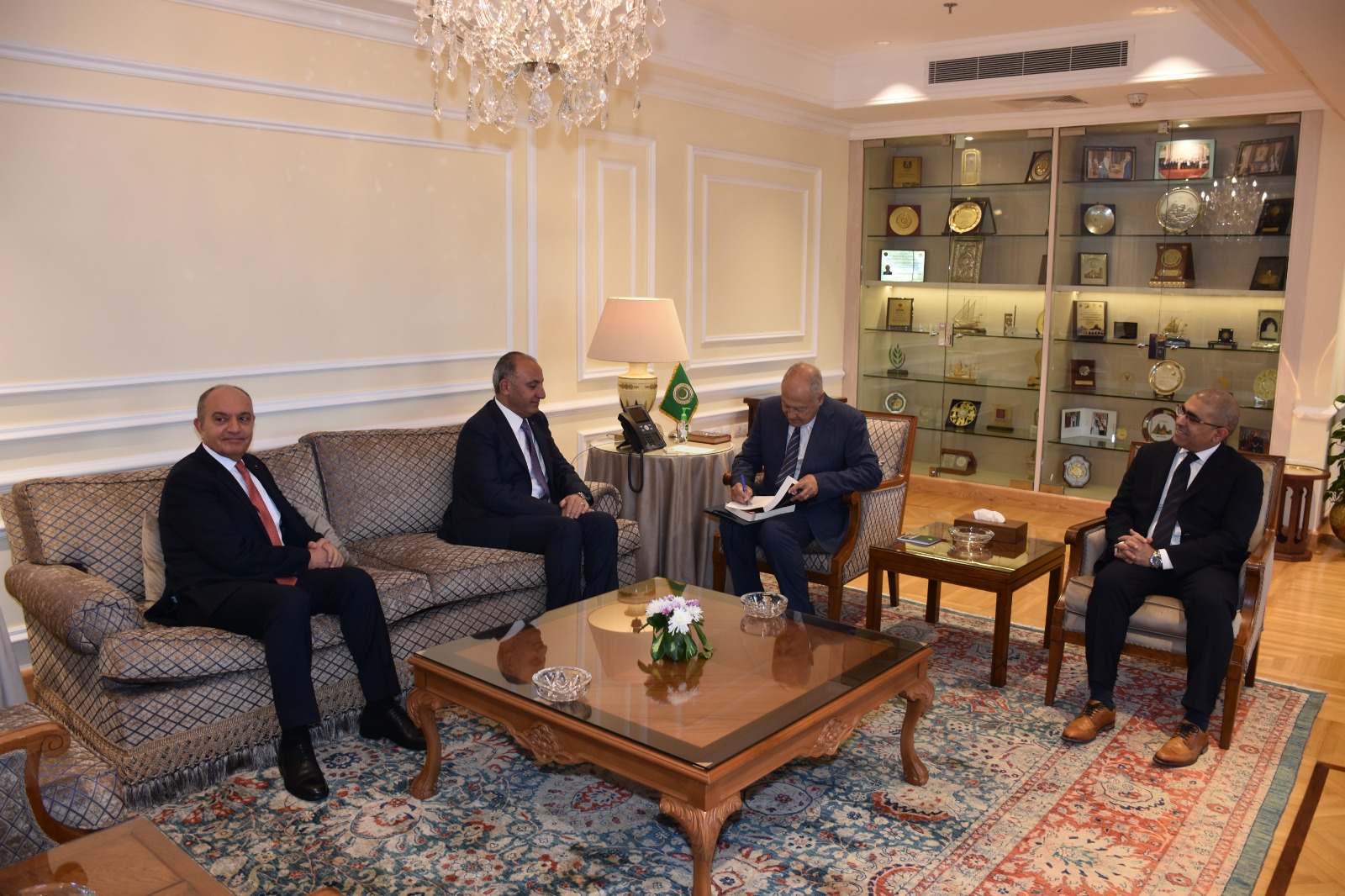 Madar Al-Saa Images 0.04546053226499491