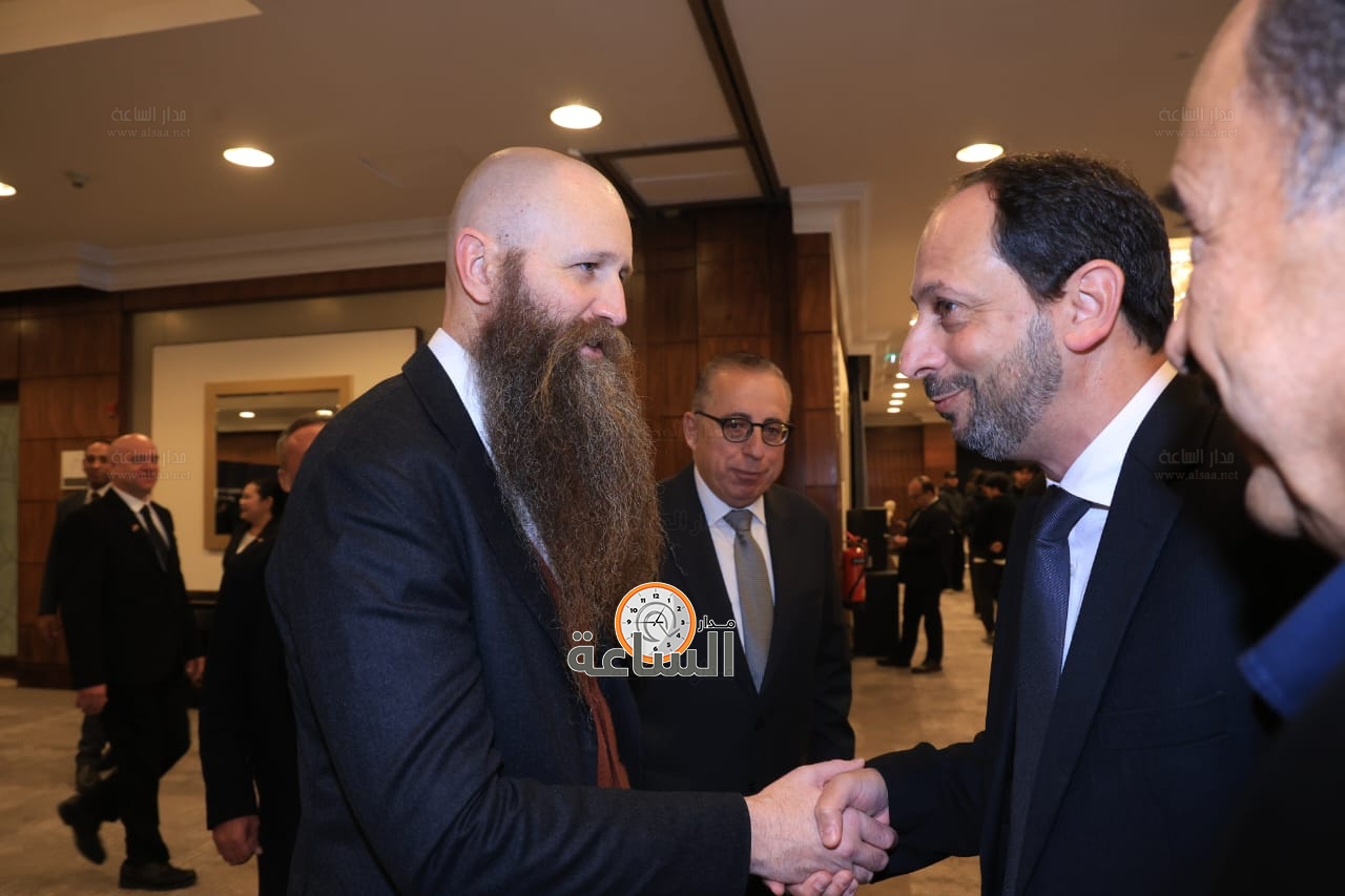 Madar Al-Saa Images 0.4331325754565678