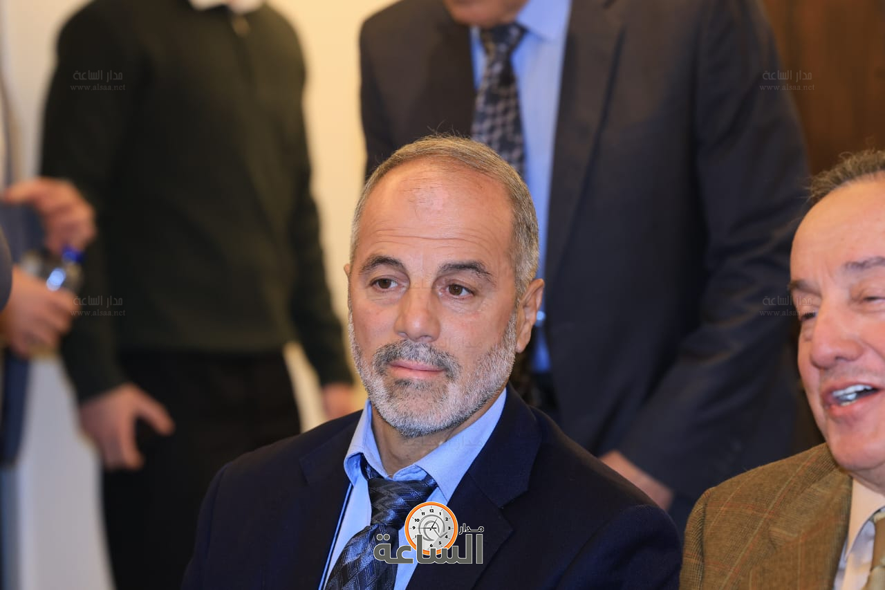 Madar Al-Saa Images 0.33333529823842756