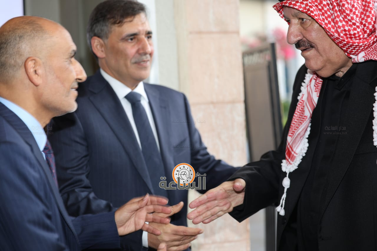 Madar Al-Saa Images 0.3772792197153375