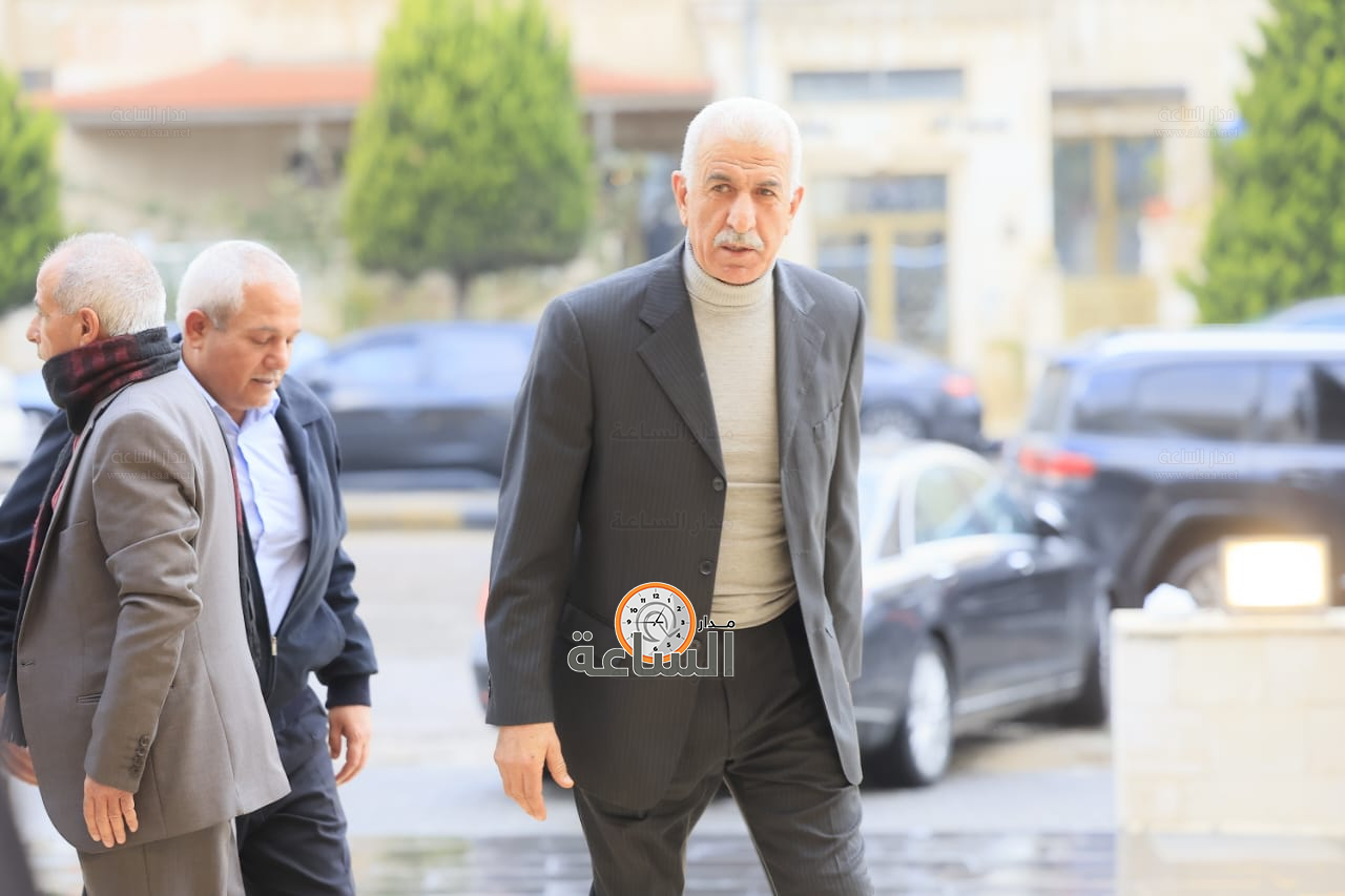 Madar Al-Saa Images 0.4792939536005245