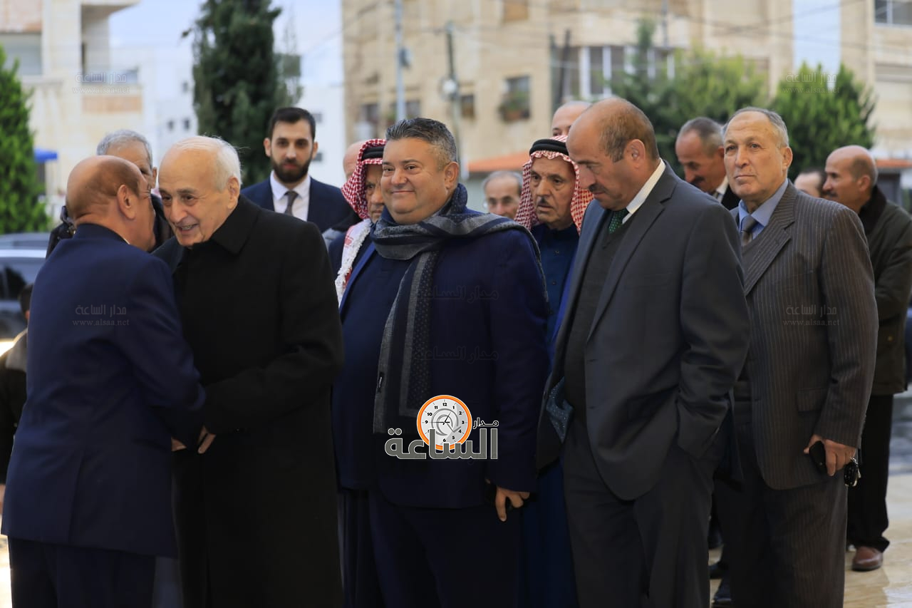 Madar Al-Saa Images 0.3857921913242225