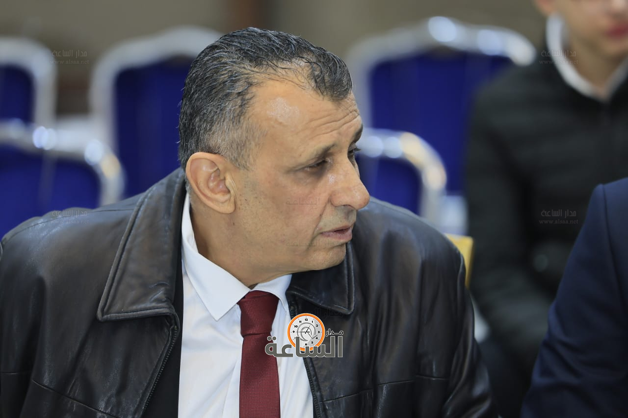 Madar Al-Saa Images 0.3863498064114449