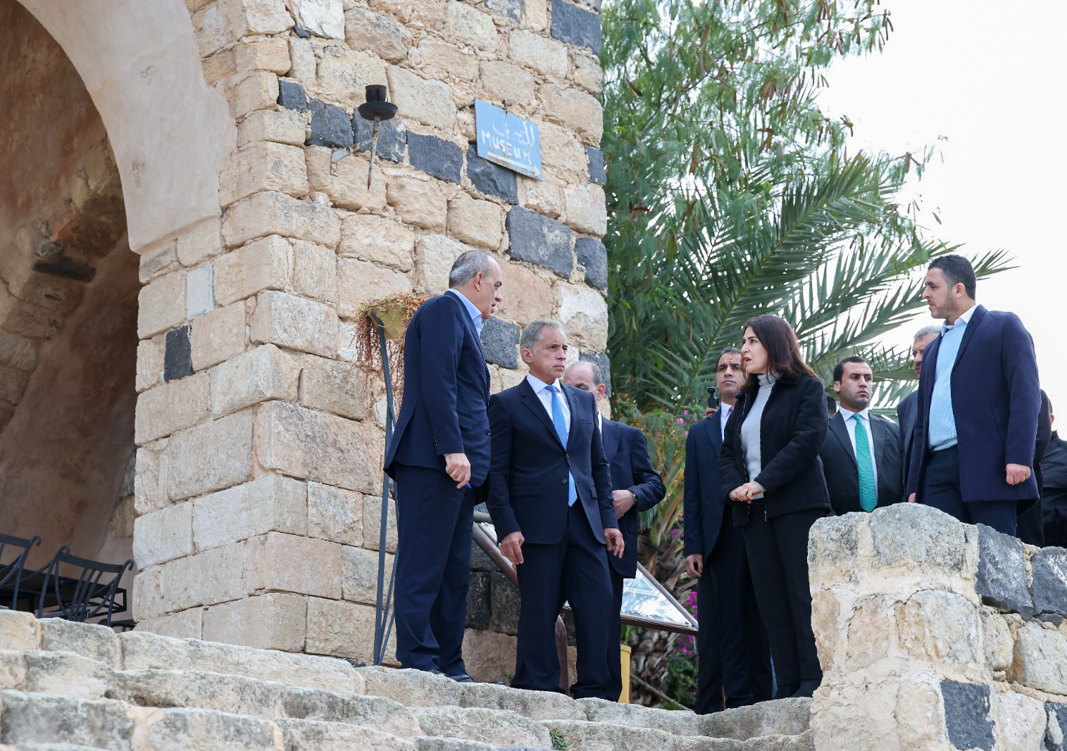 Madar Al-Saa Images 0.4149976461170669