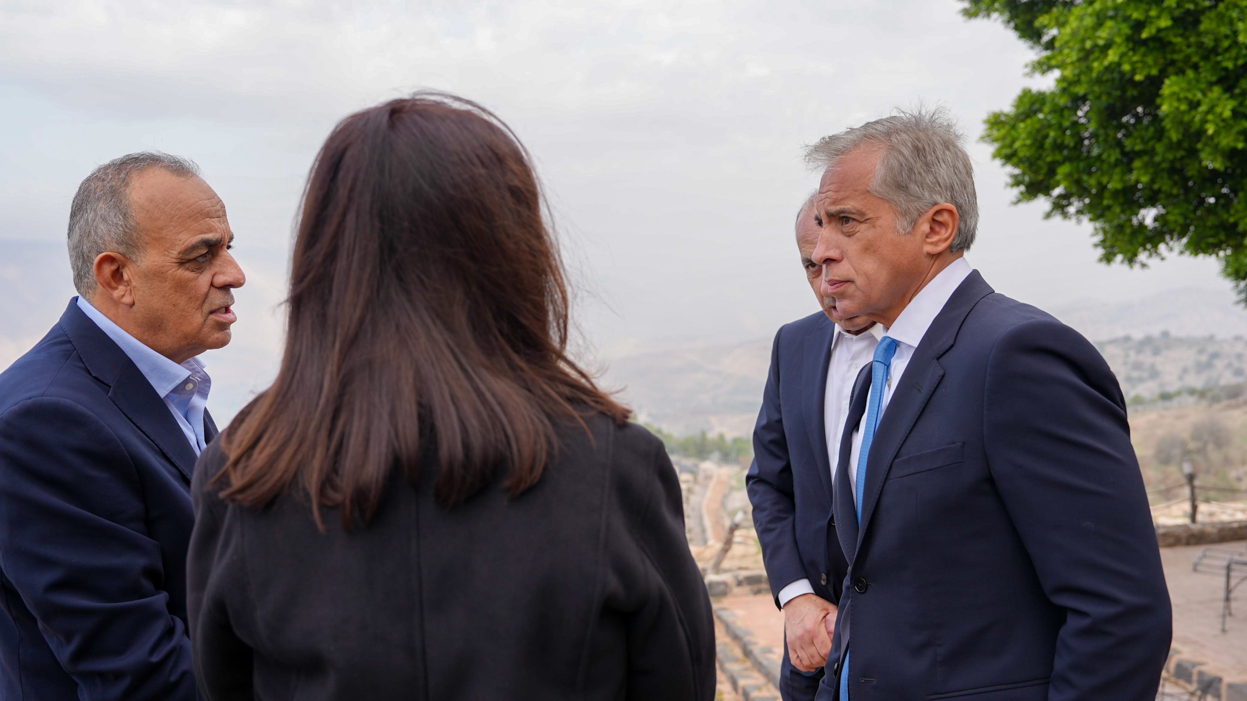 Madar Al-Saa Images 0.5408475929434214