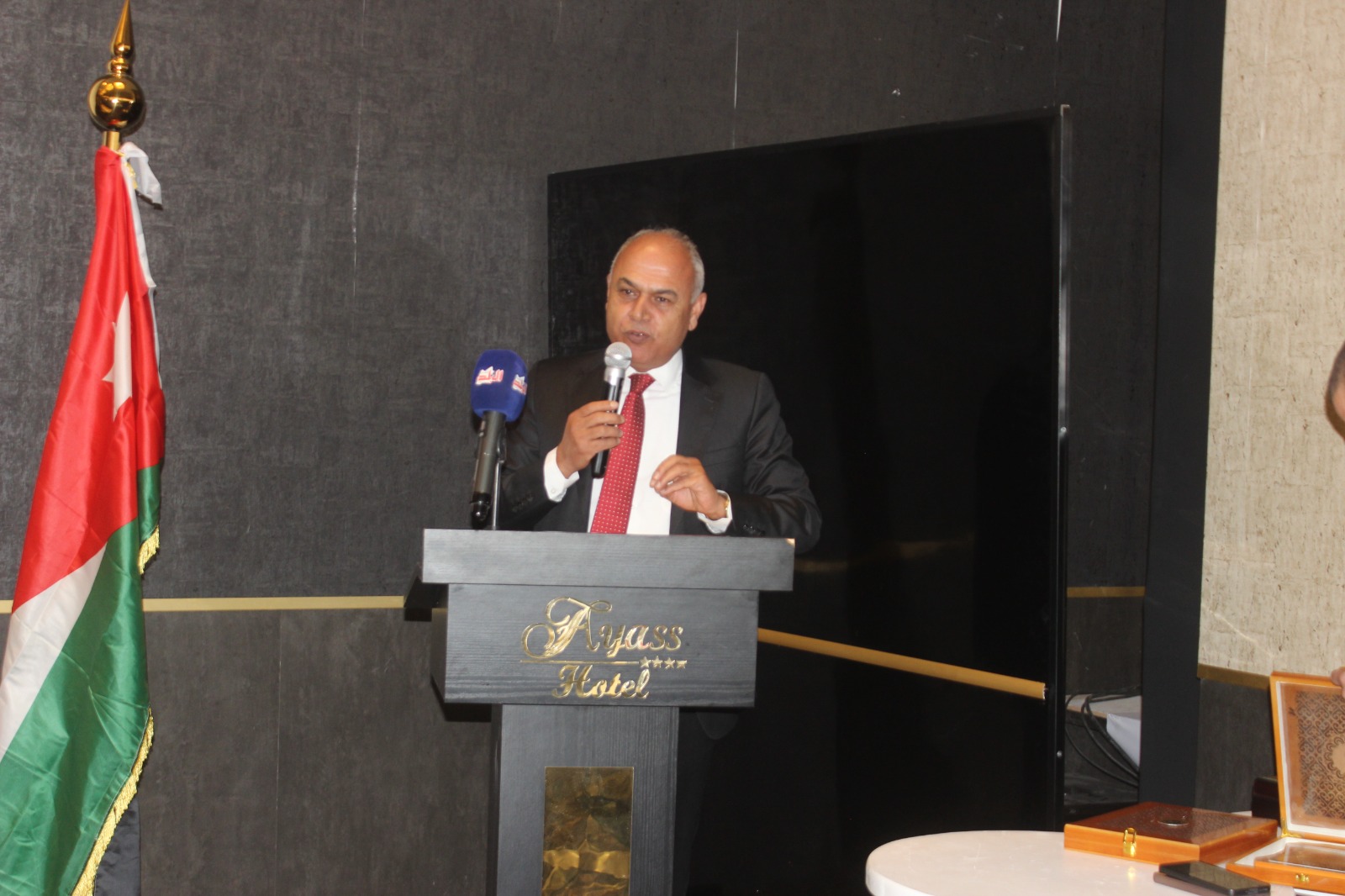 Madar Al-Saa Images 0.6737744038070403