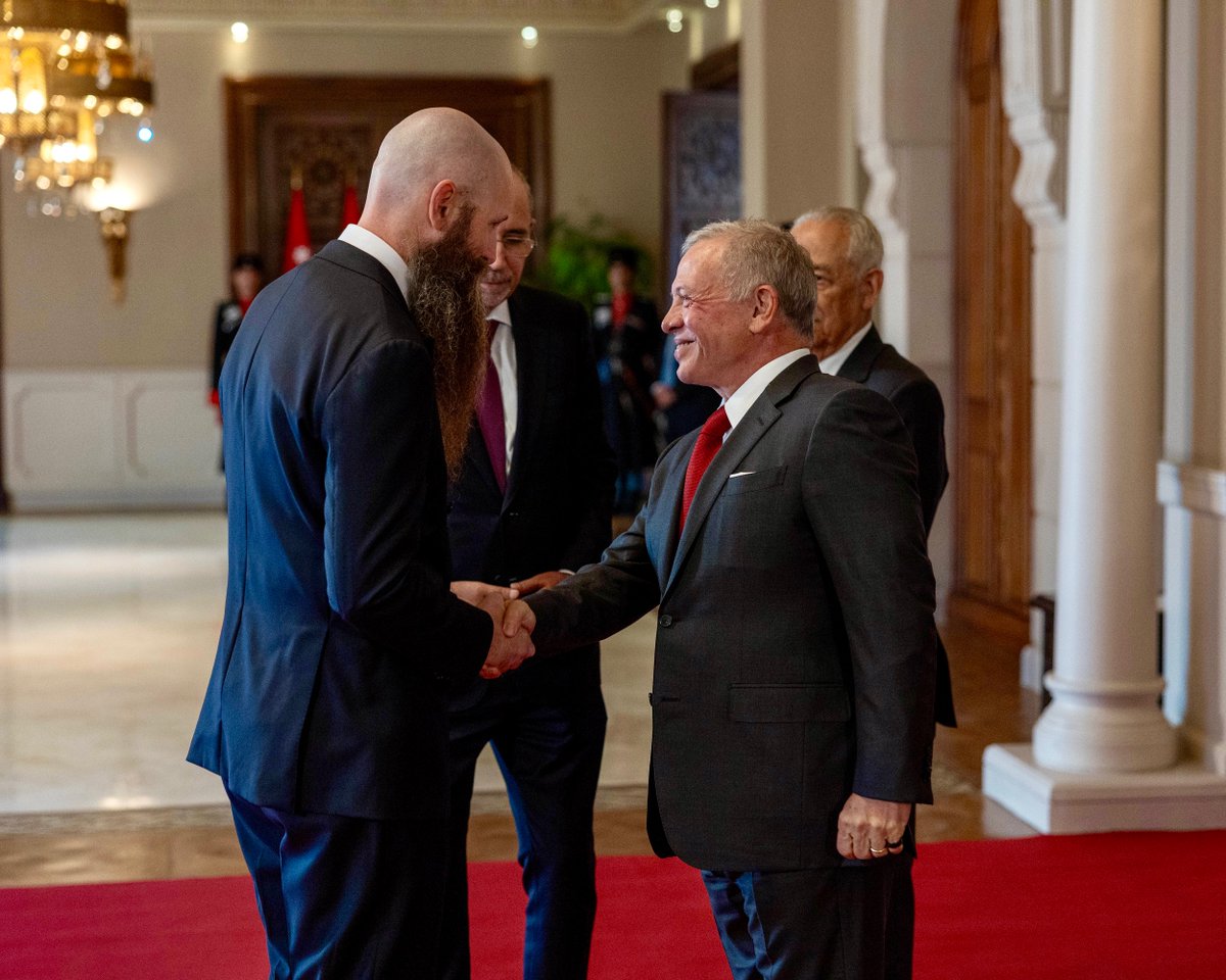 Madar Al-Saa Images 0.43138241330576643