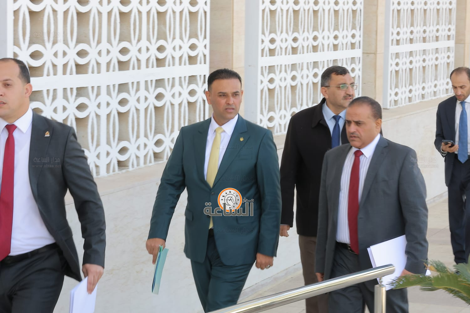 Madar Al-Saa Images 0.5691195538138383