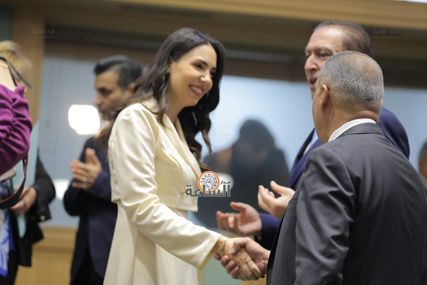 Madar Al-Saa Images 0.6149803323193946