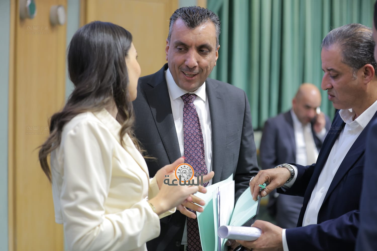 Madar Al-Saa Images 0.2536513206465544