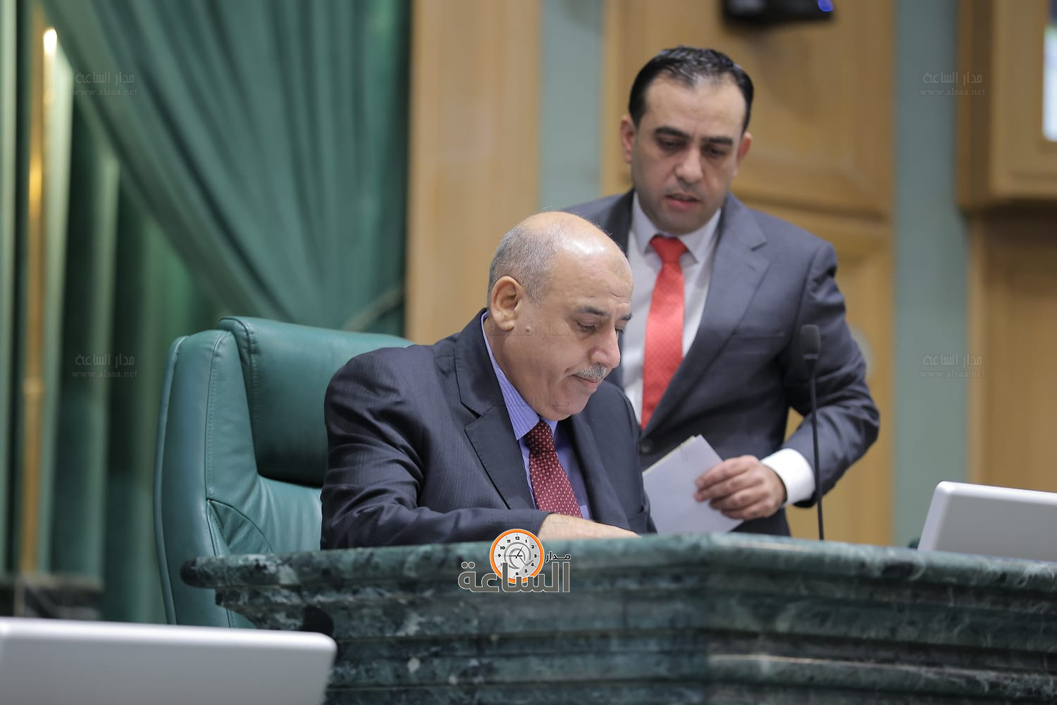 Madar Al-Saa Images 0.299094423636014