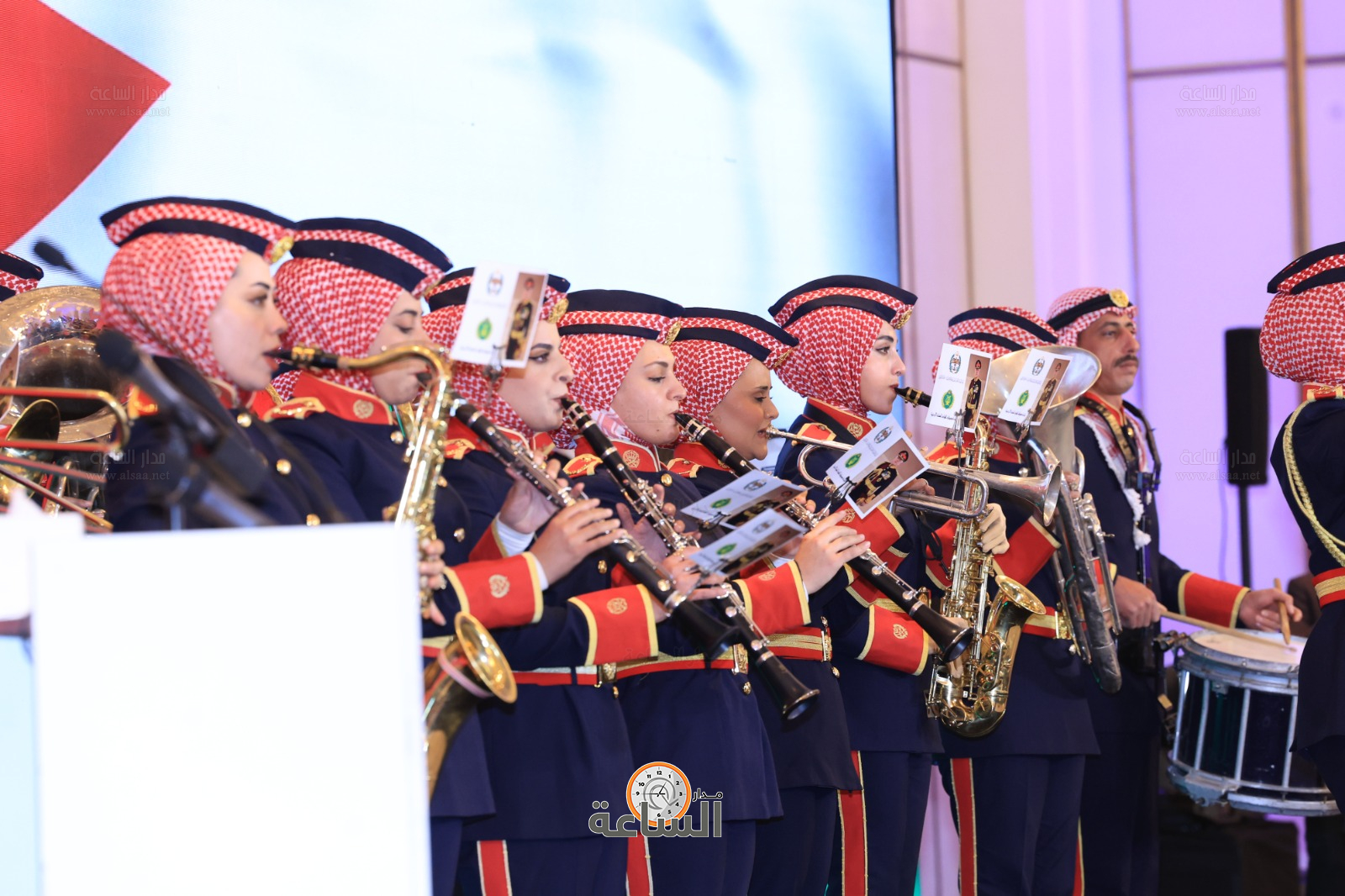 Madar Al-Saa Images 0.517716553629988